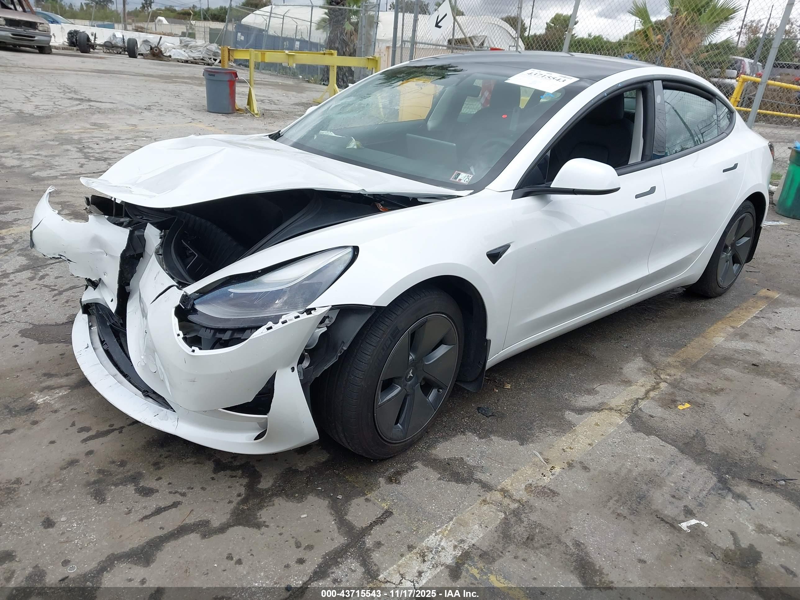 TESLA MODEL image 2