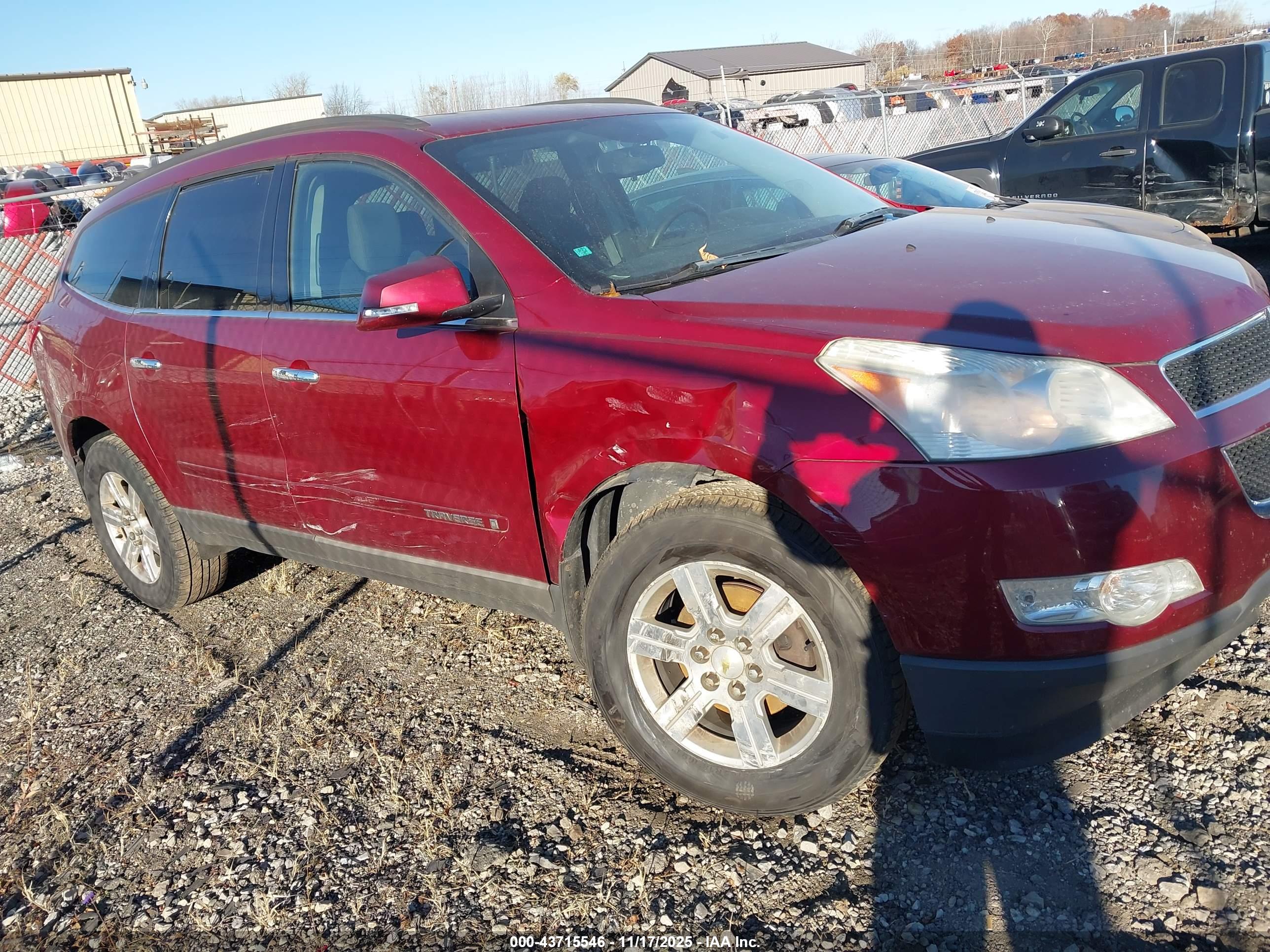 CHEVROLET TRAVERSE image 6