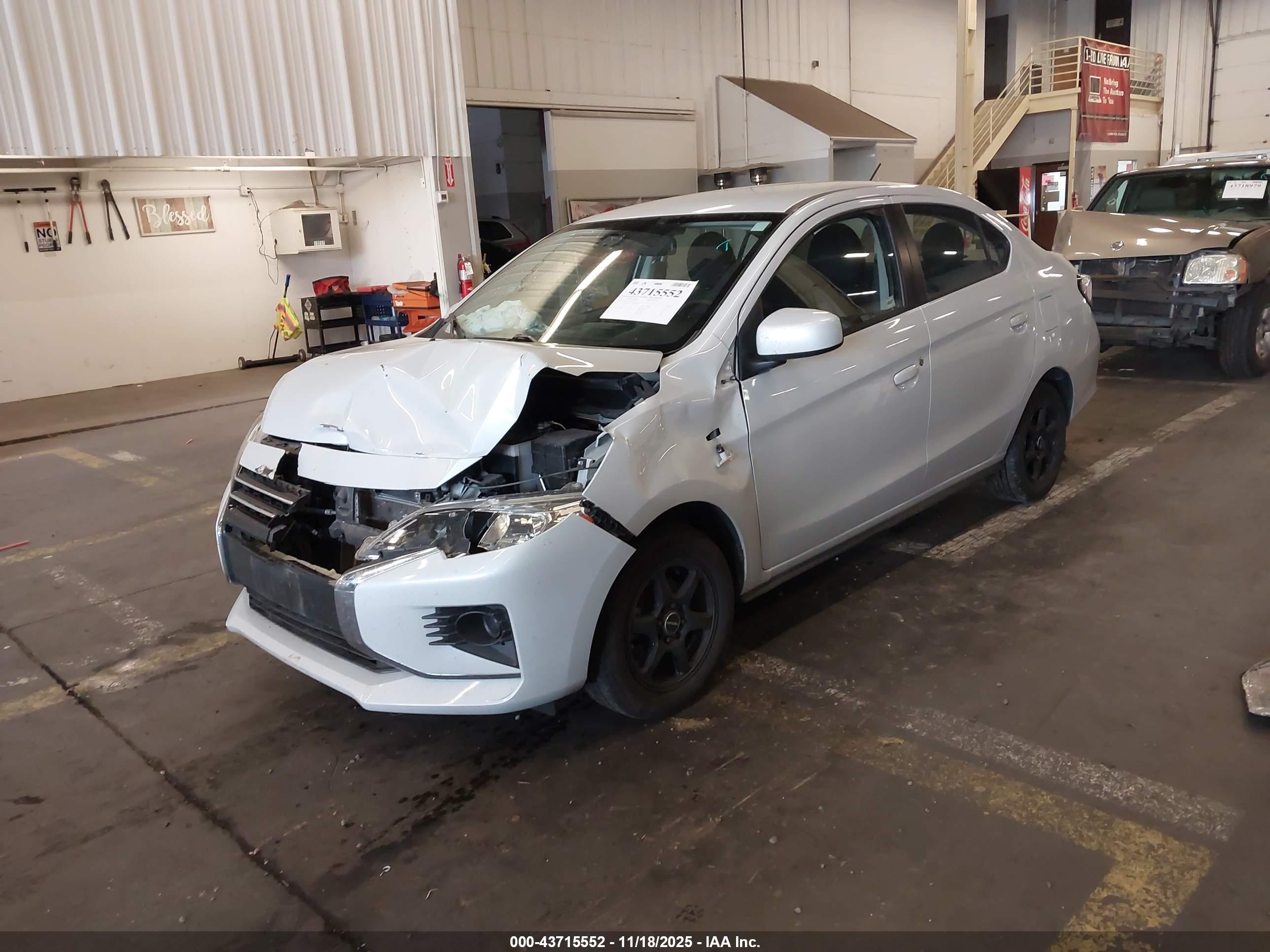 MITSUBISHI MIRAGE image 2