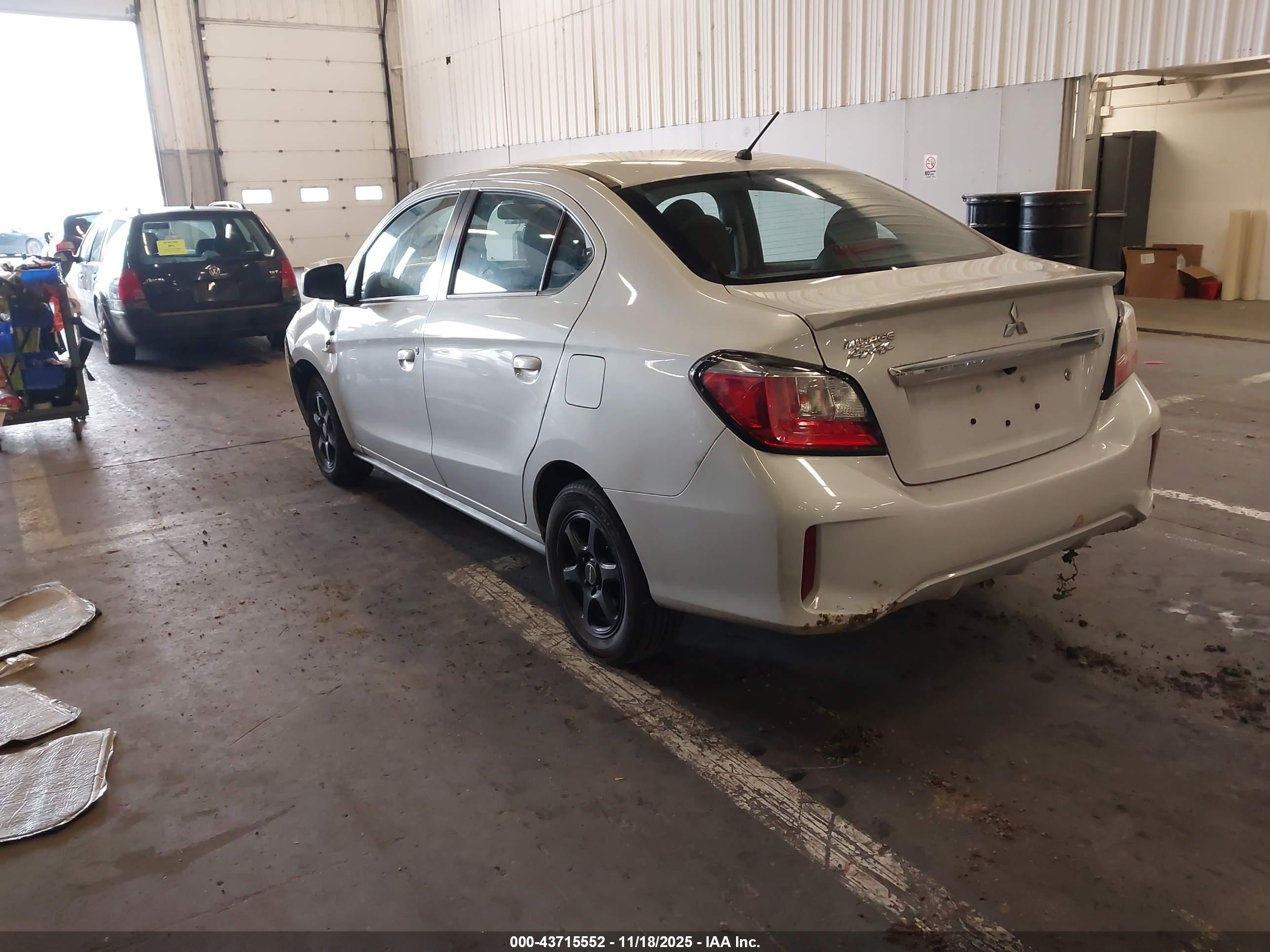 MITSUBISHI MIRAGE image 3