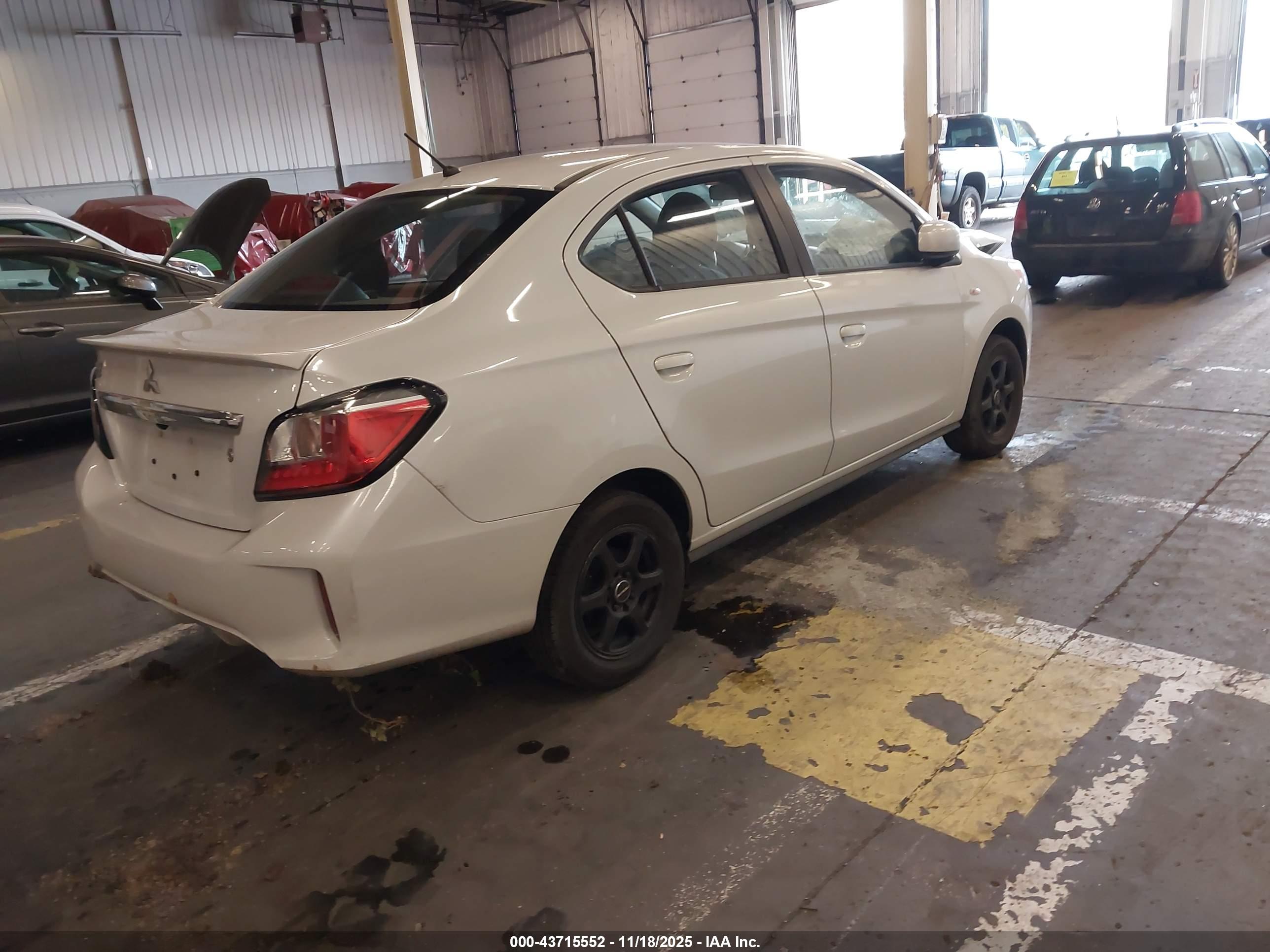 MITSUBISHI MIRAGE image 4