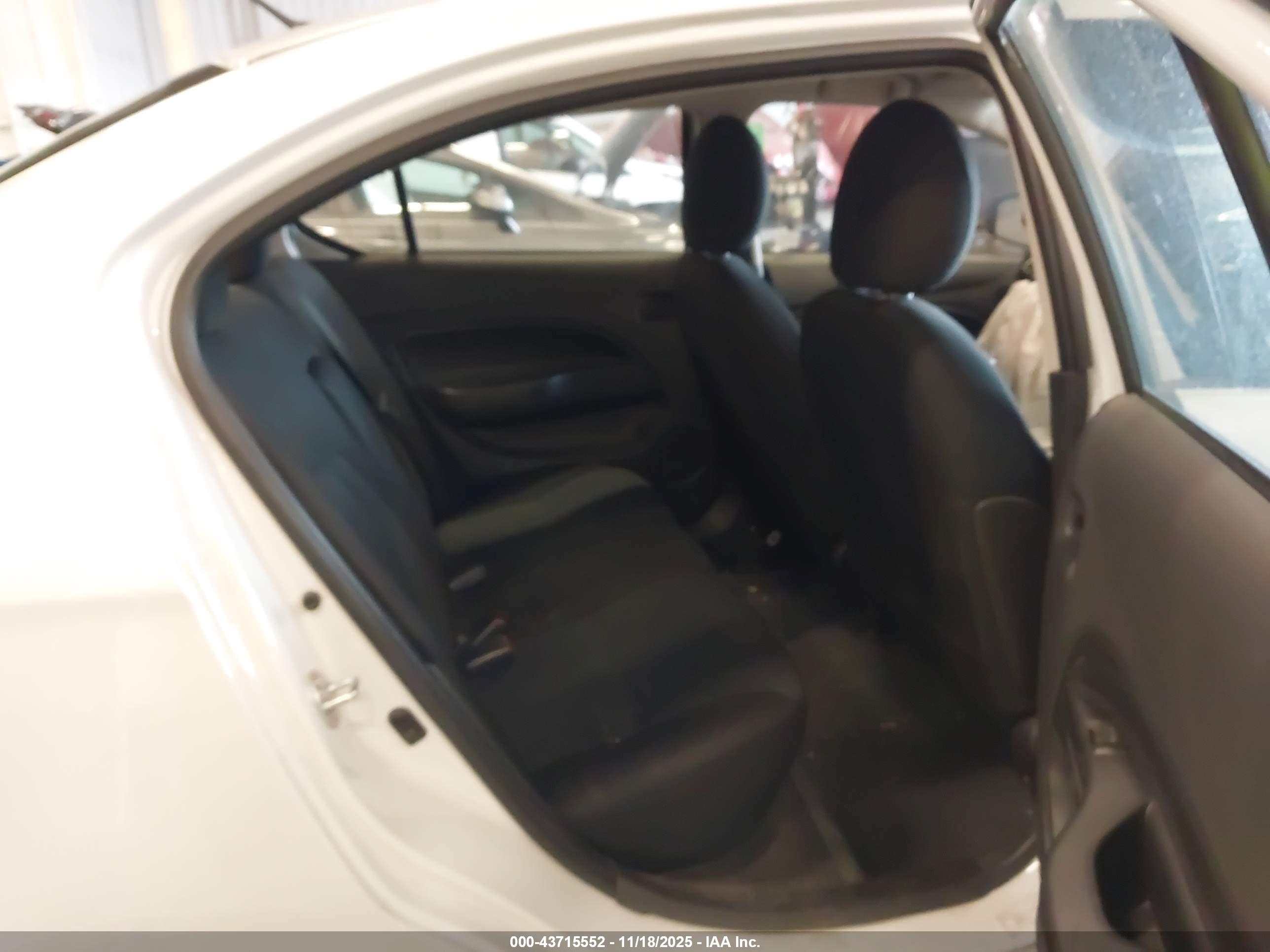 MITSUBISHI MIRAGE image 8