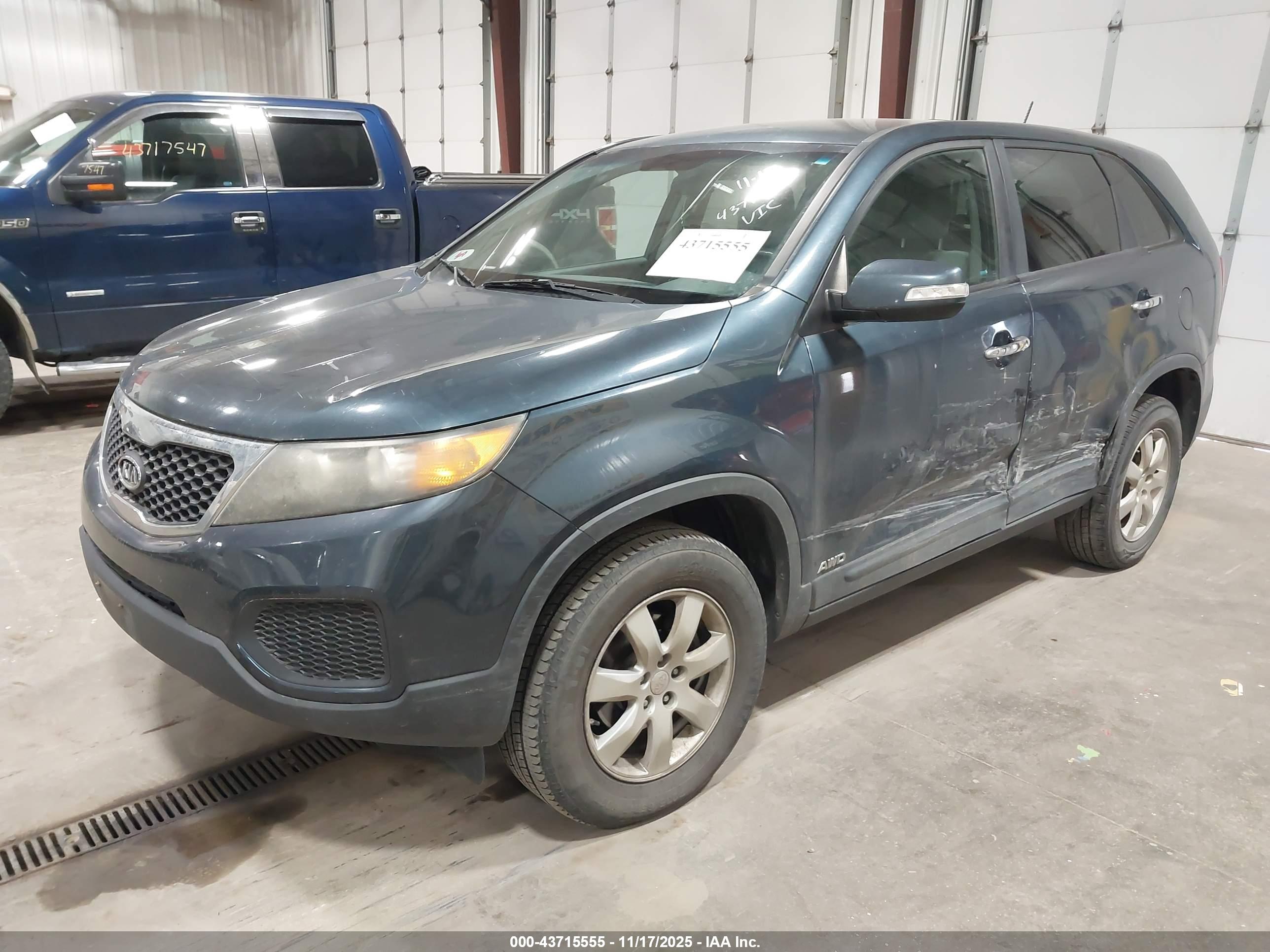 KIA SORENTO image 2