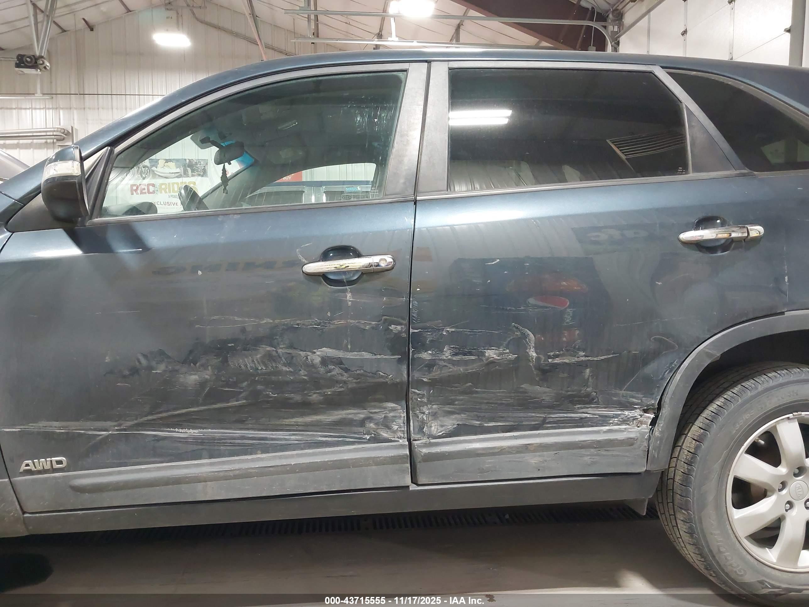 KIA SORENTO image 6