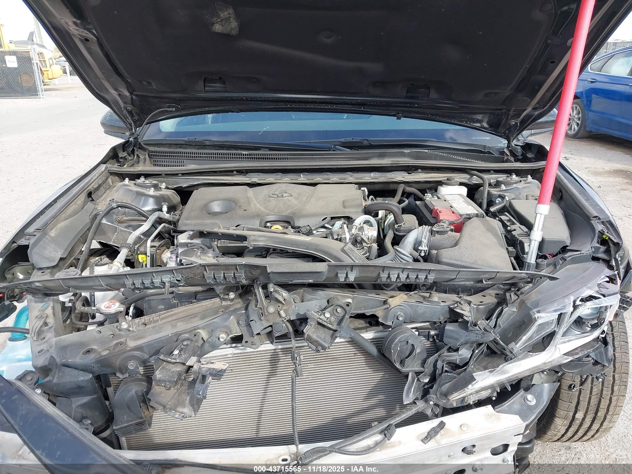 TOYOTA CAMRY image 10