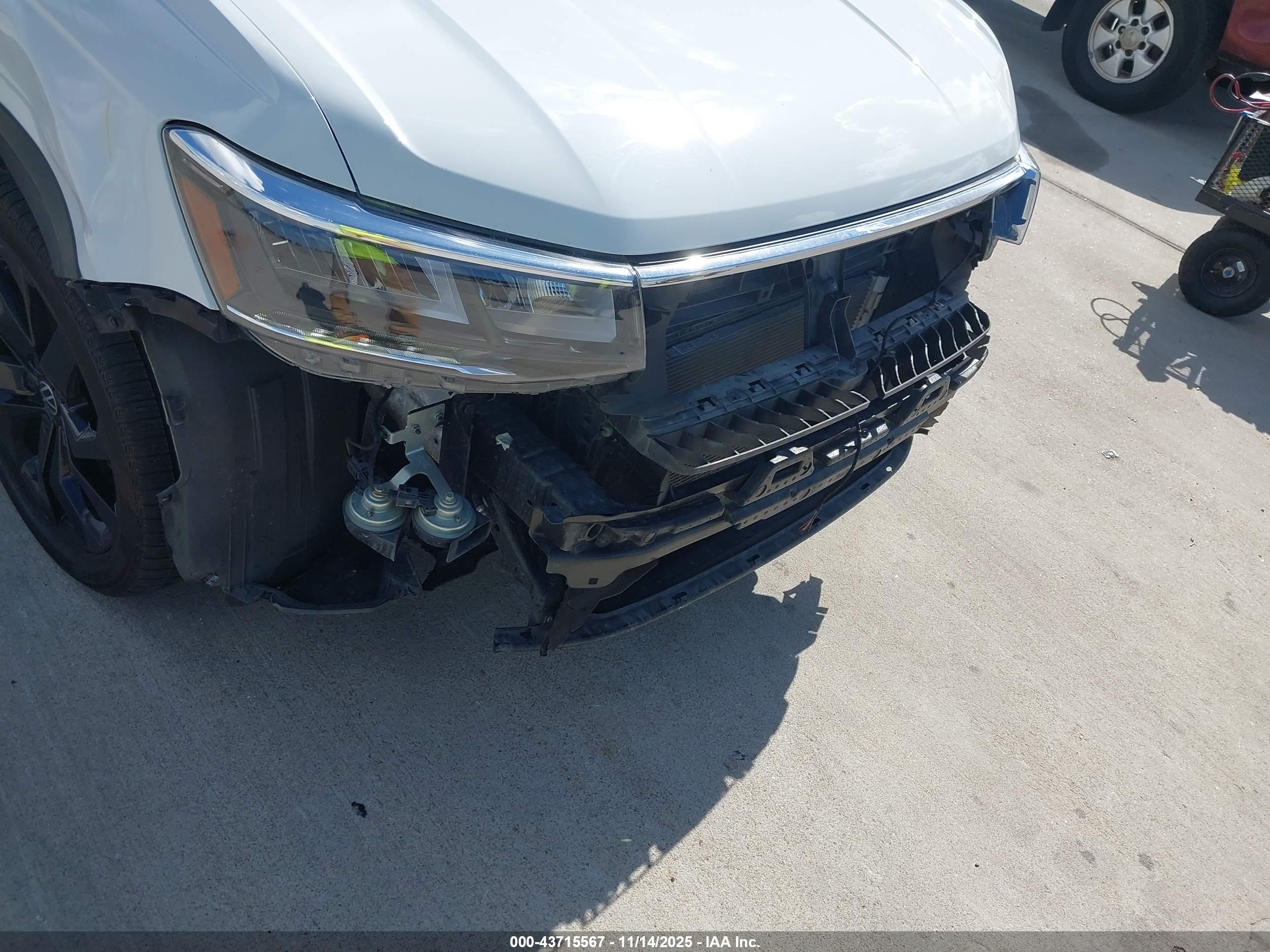 VOLKSWAGEN TAOS image 6