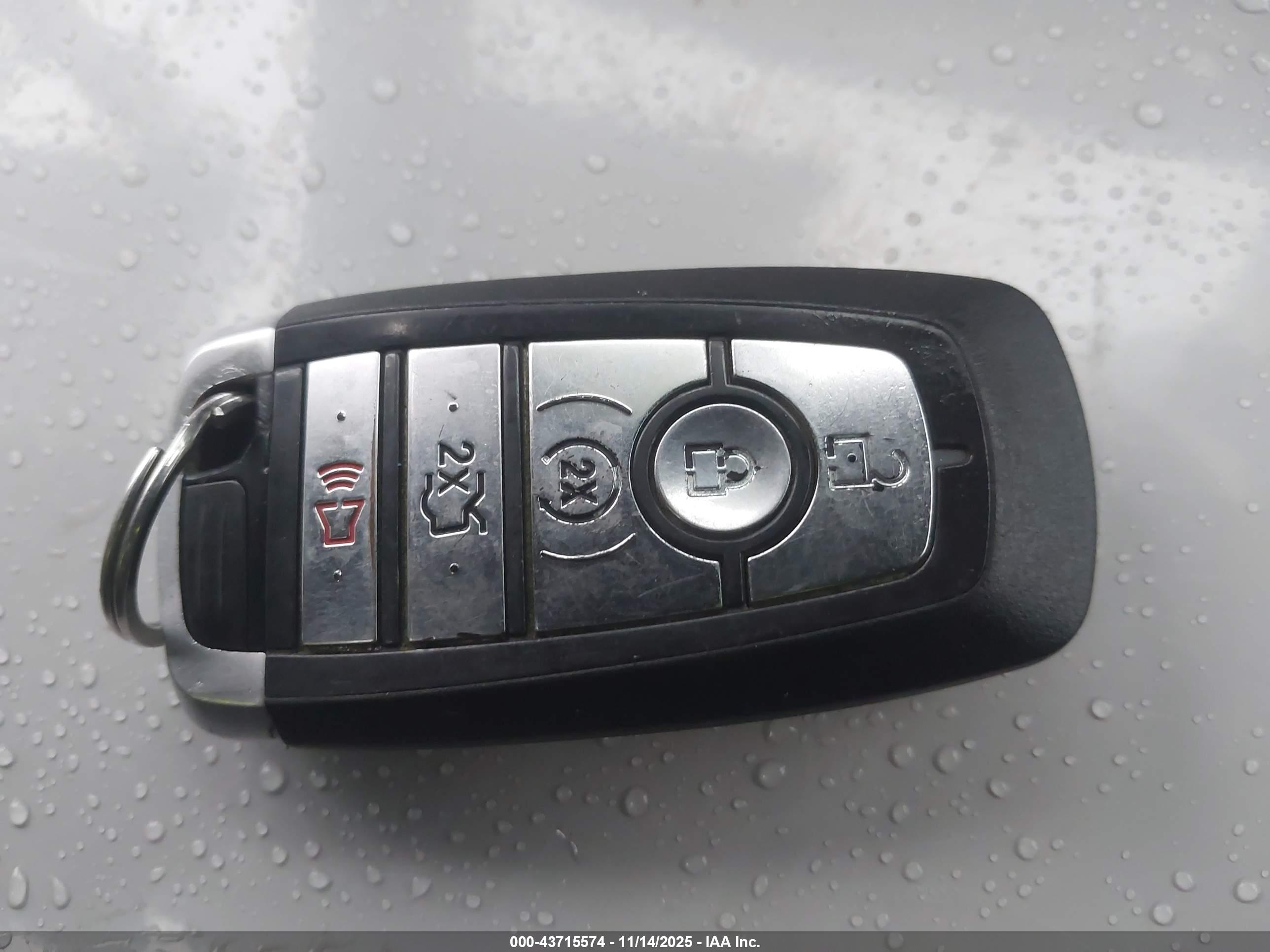 FORD FUSION image 11