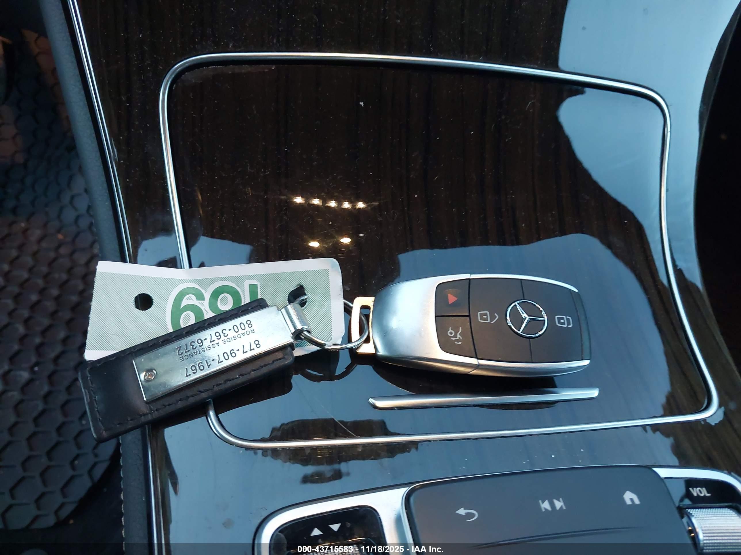 MERCEDES-BENZ GLC image 11