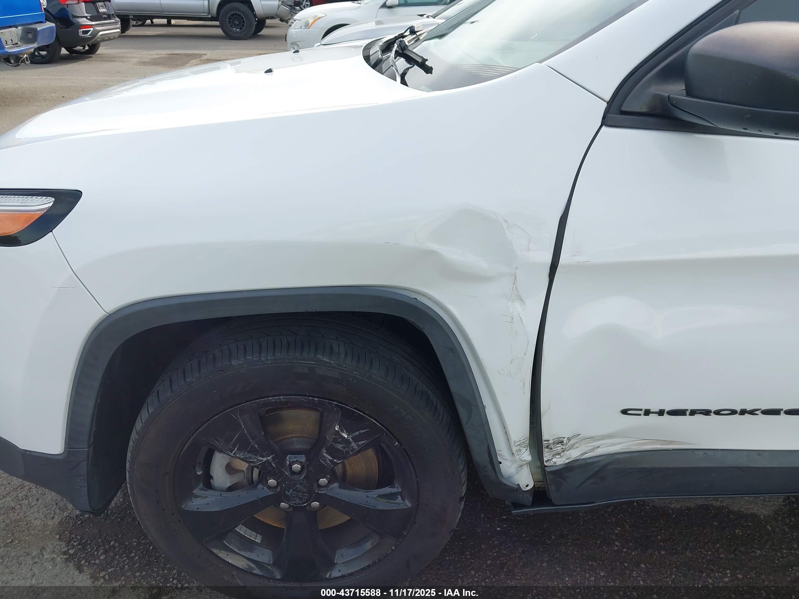 JEEP CHEROKEE image 6
