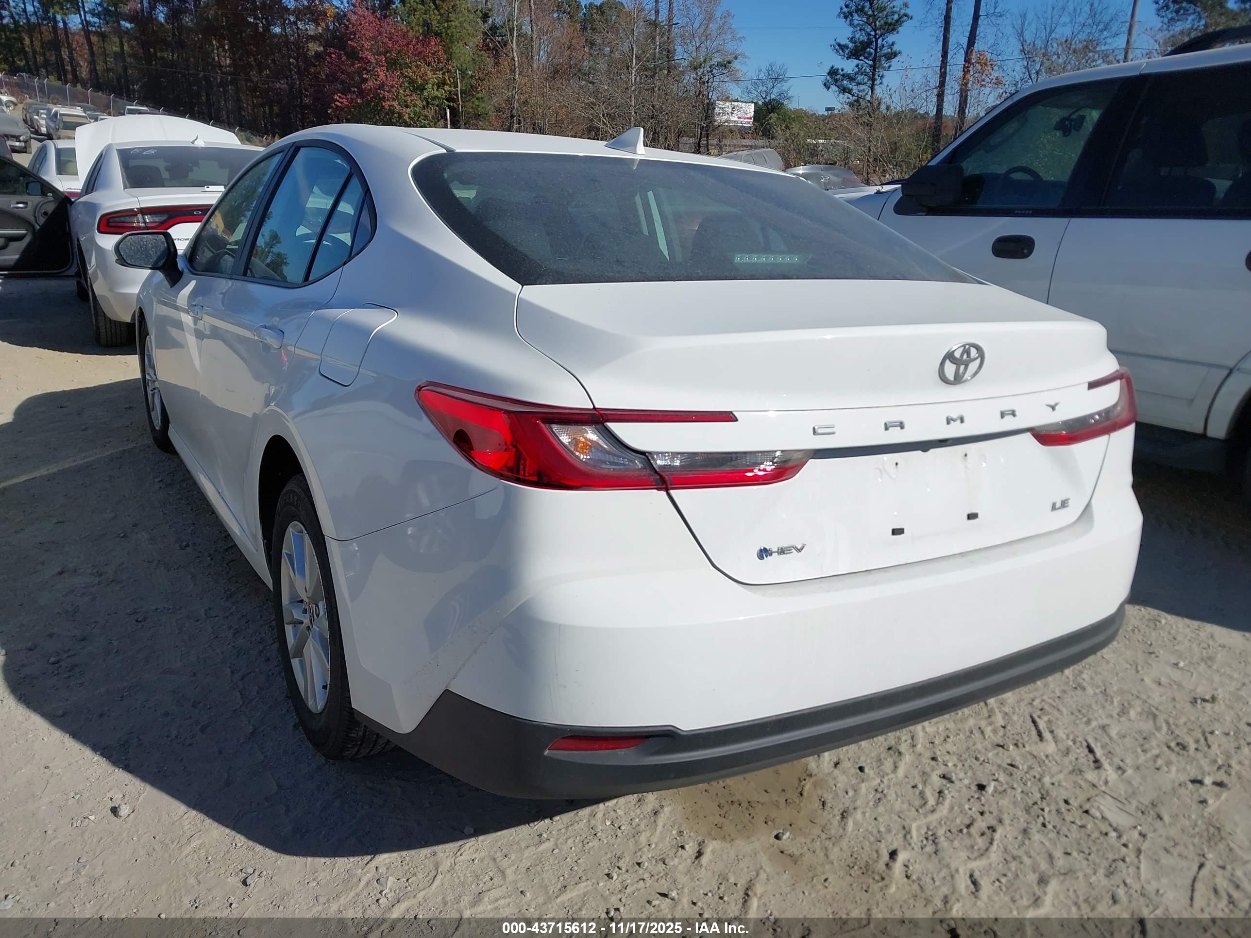 TOYOTA CAMRY image 3