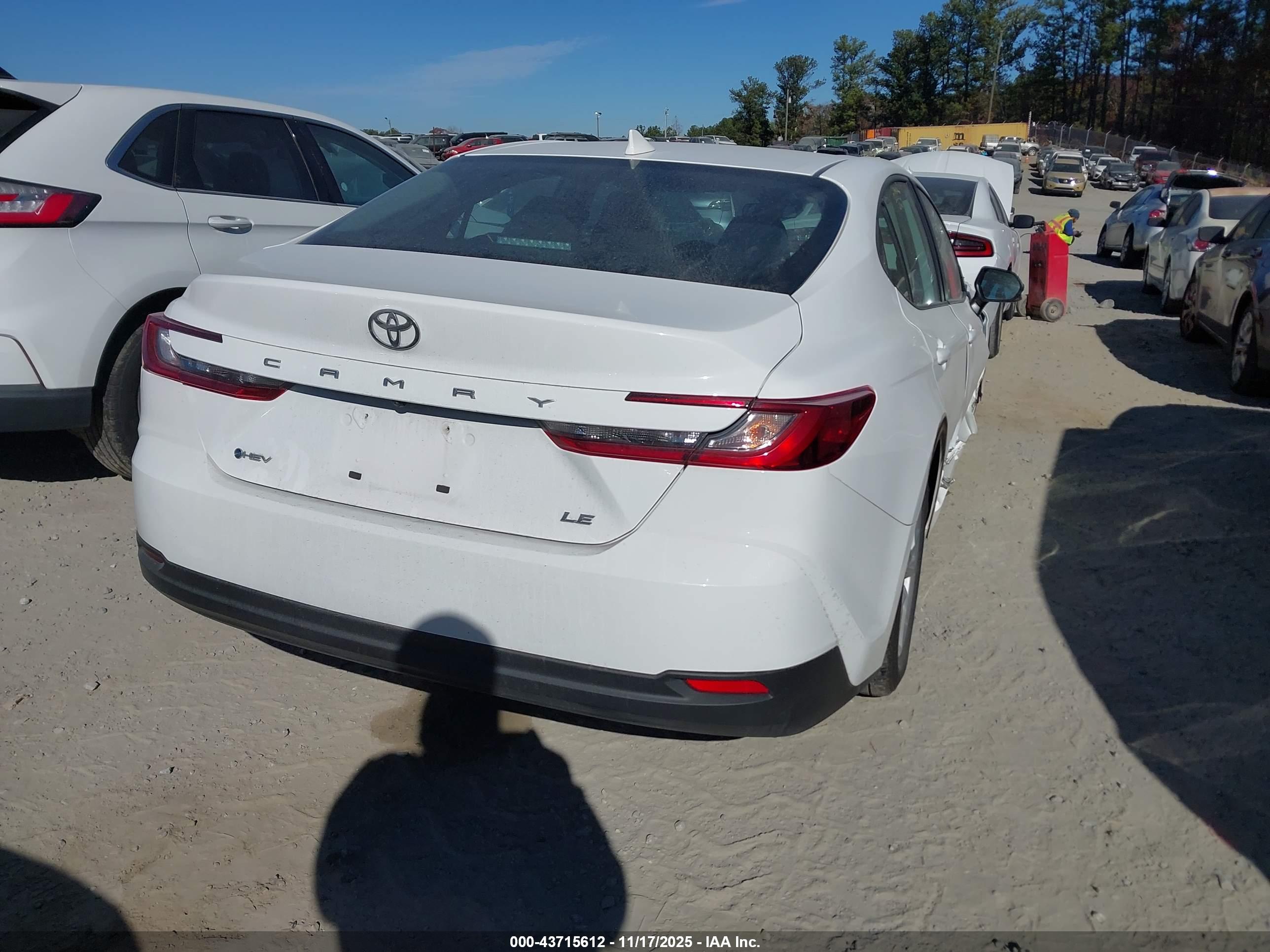 TOYOTA CAMRY image 4