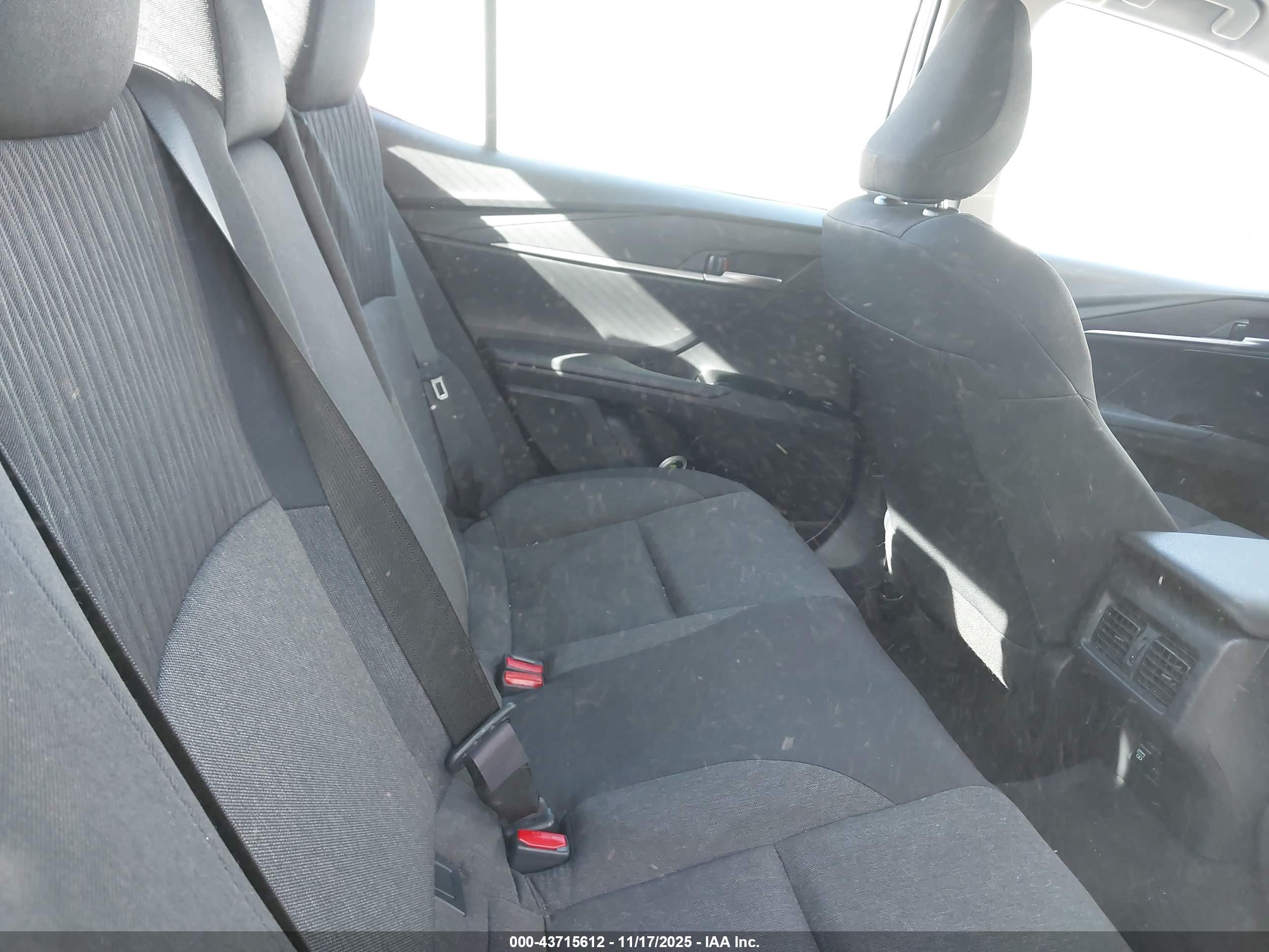 TOYOTA CAMRY image 8