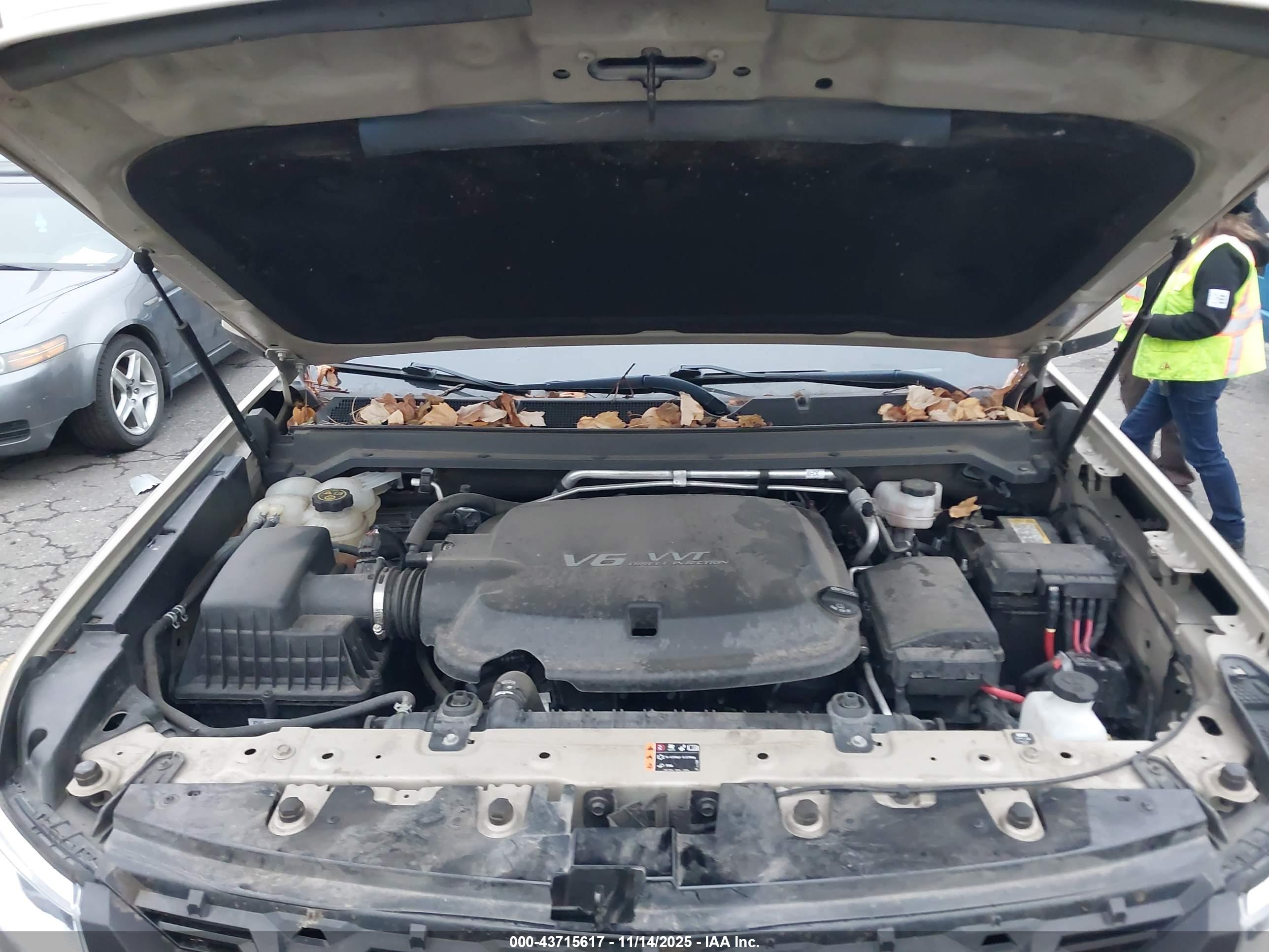 CHEVROLET COLORADO image 10