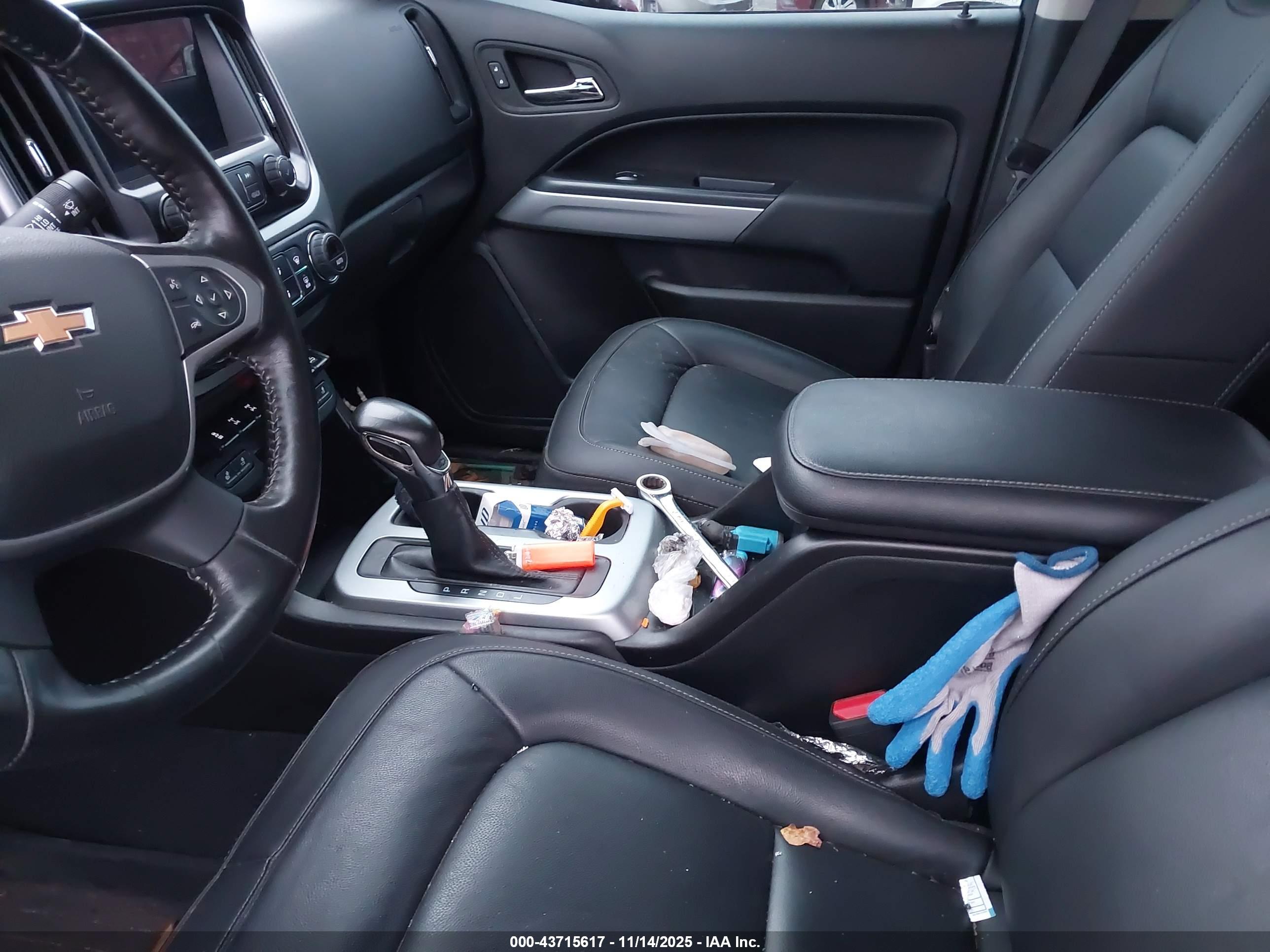 CHEVROLET COLORADO image 6