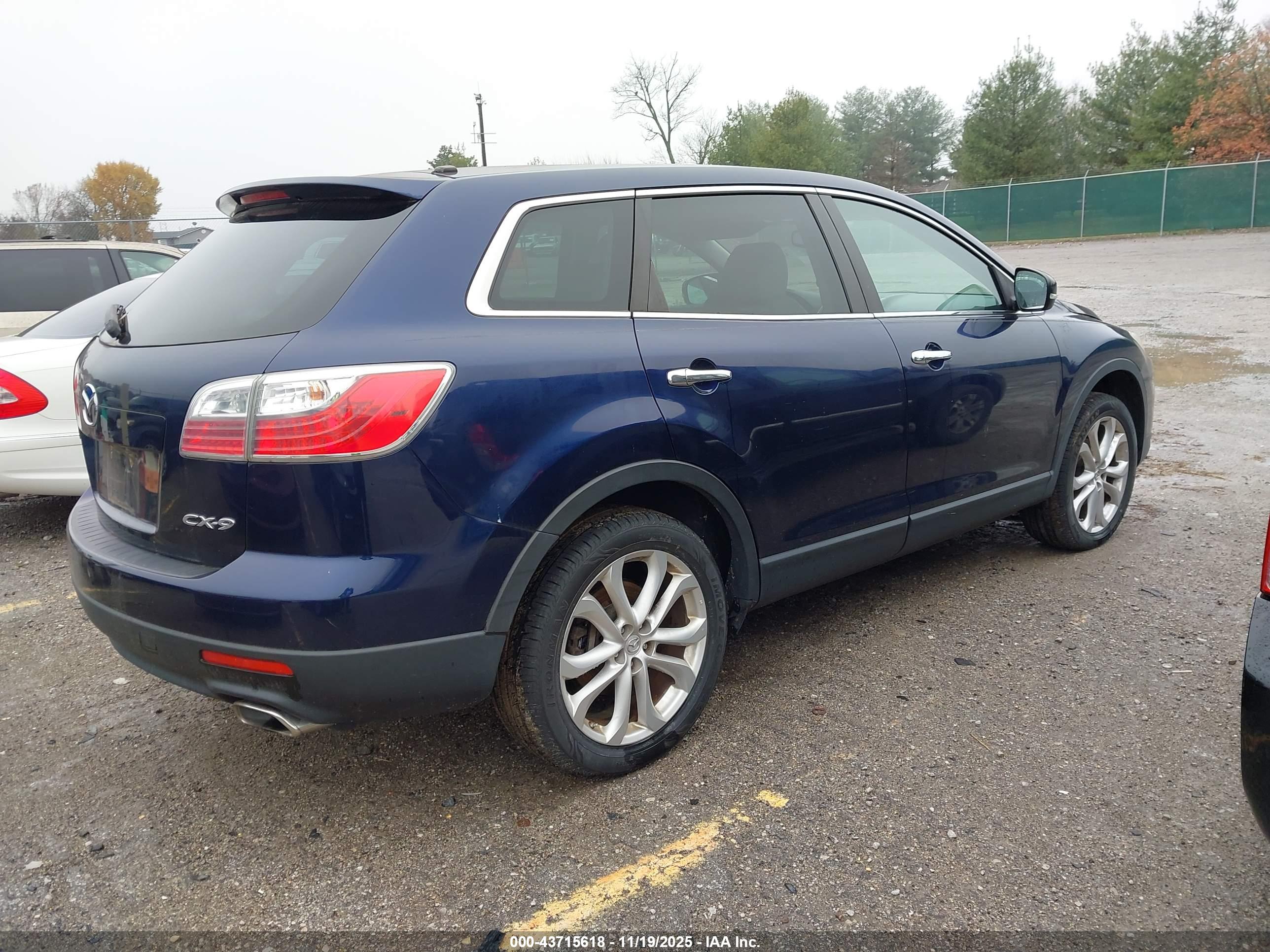 MAZDA CX-9 image 4