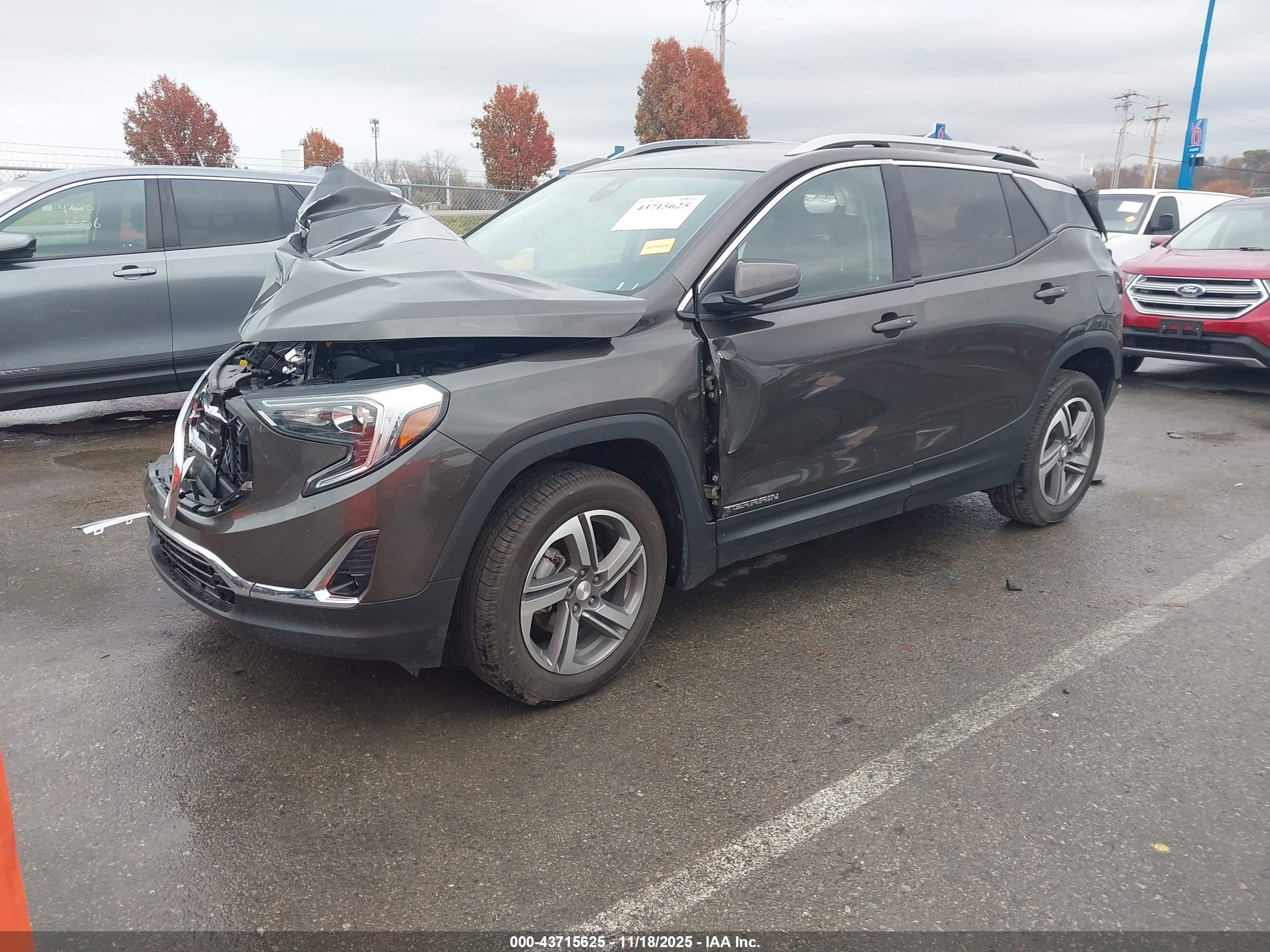 GMC TERRAIN image 2
