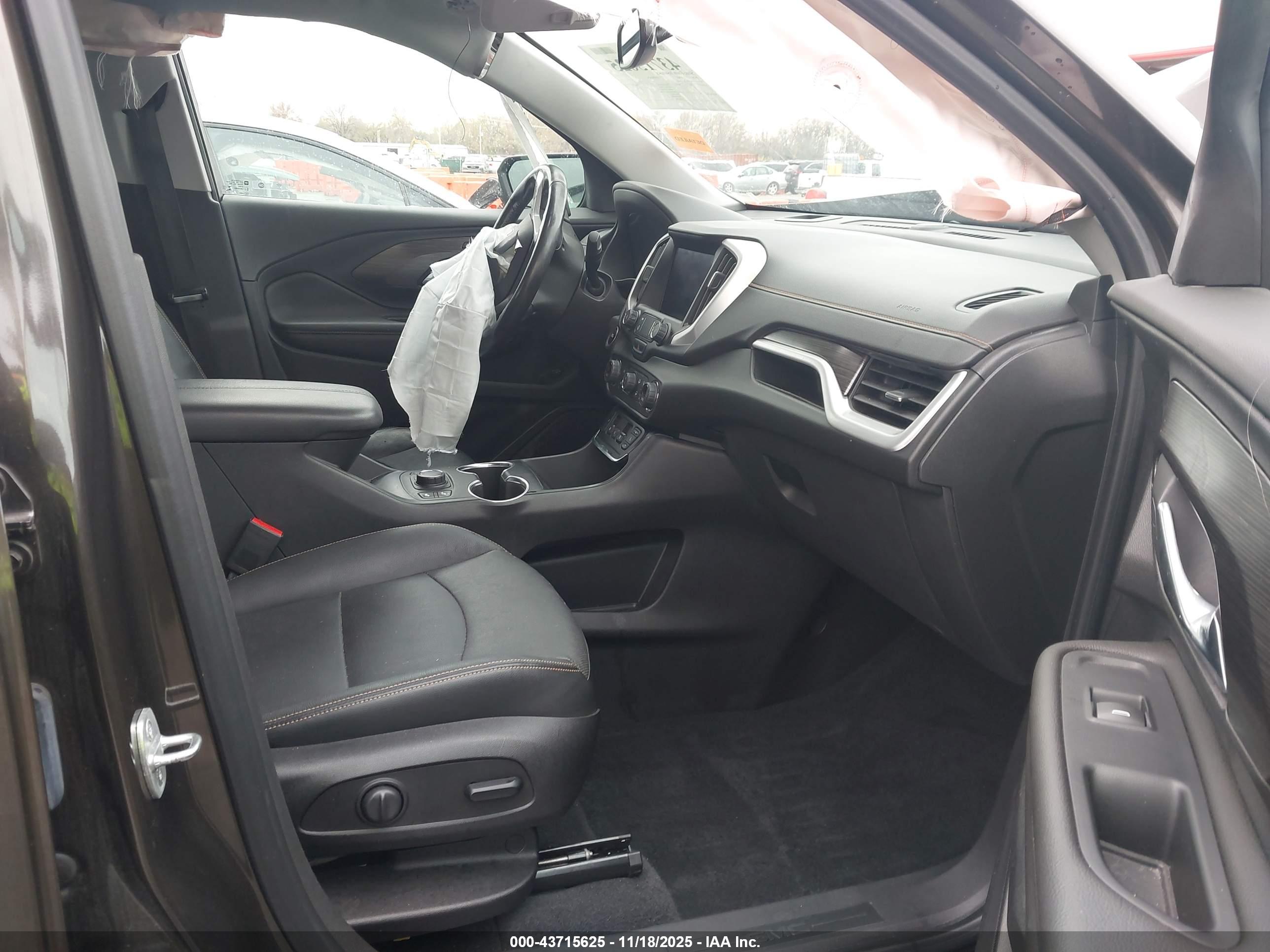 GMC TERRAIN image 5