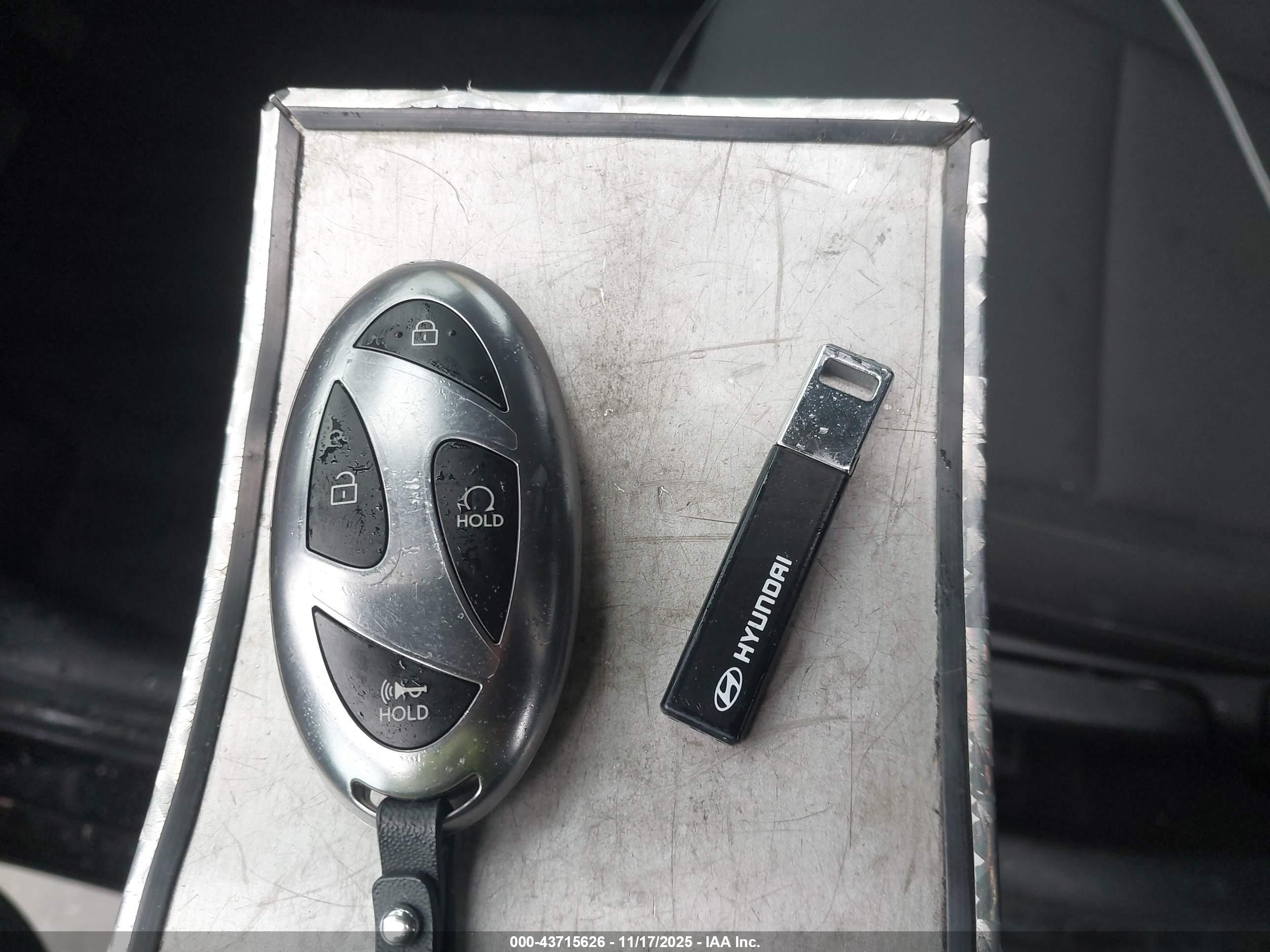 HYUNDAI KONA image 11