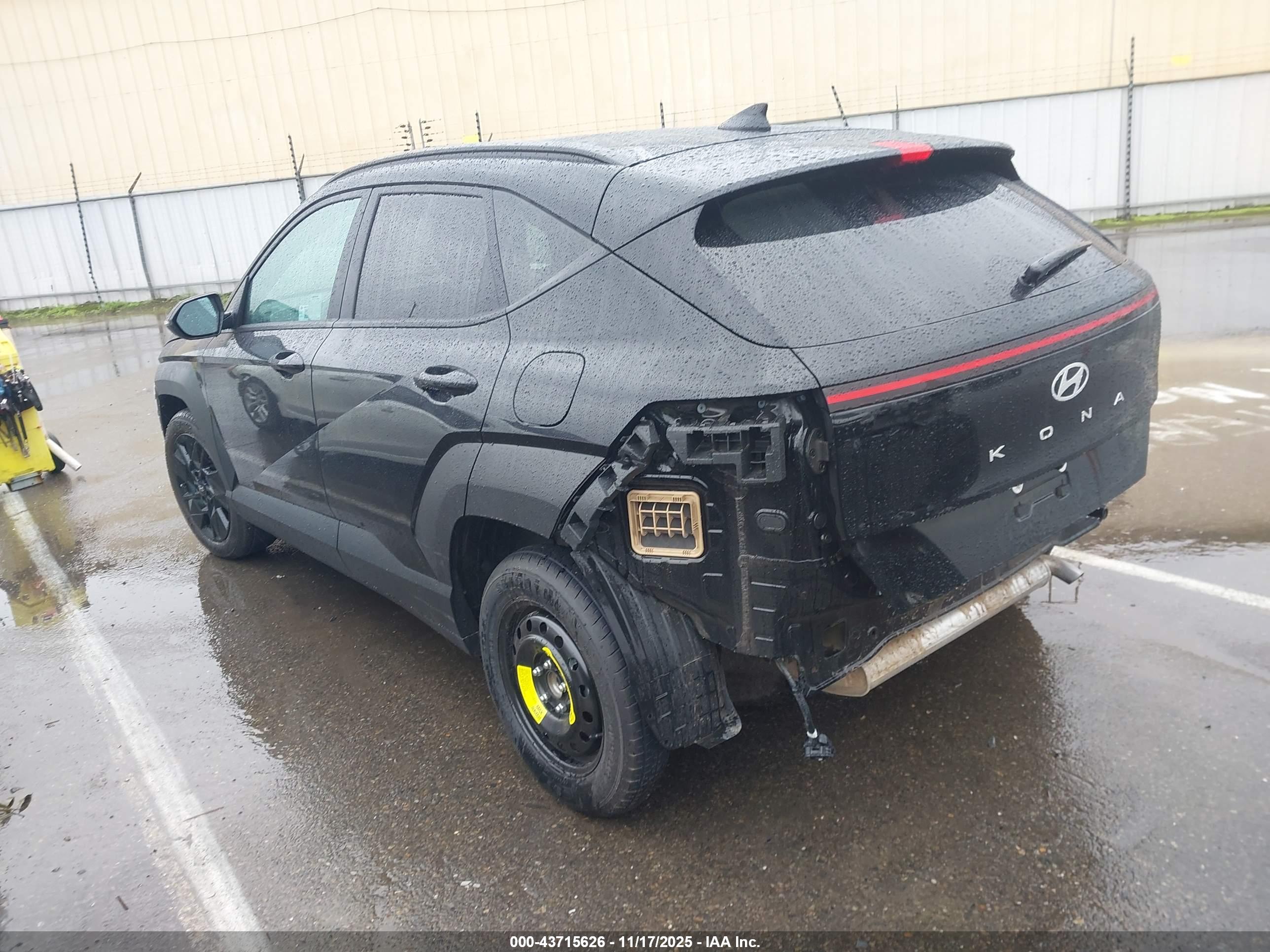 HYUNDAI KONA image 3