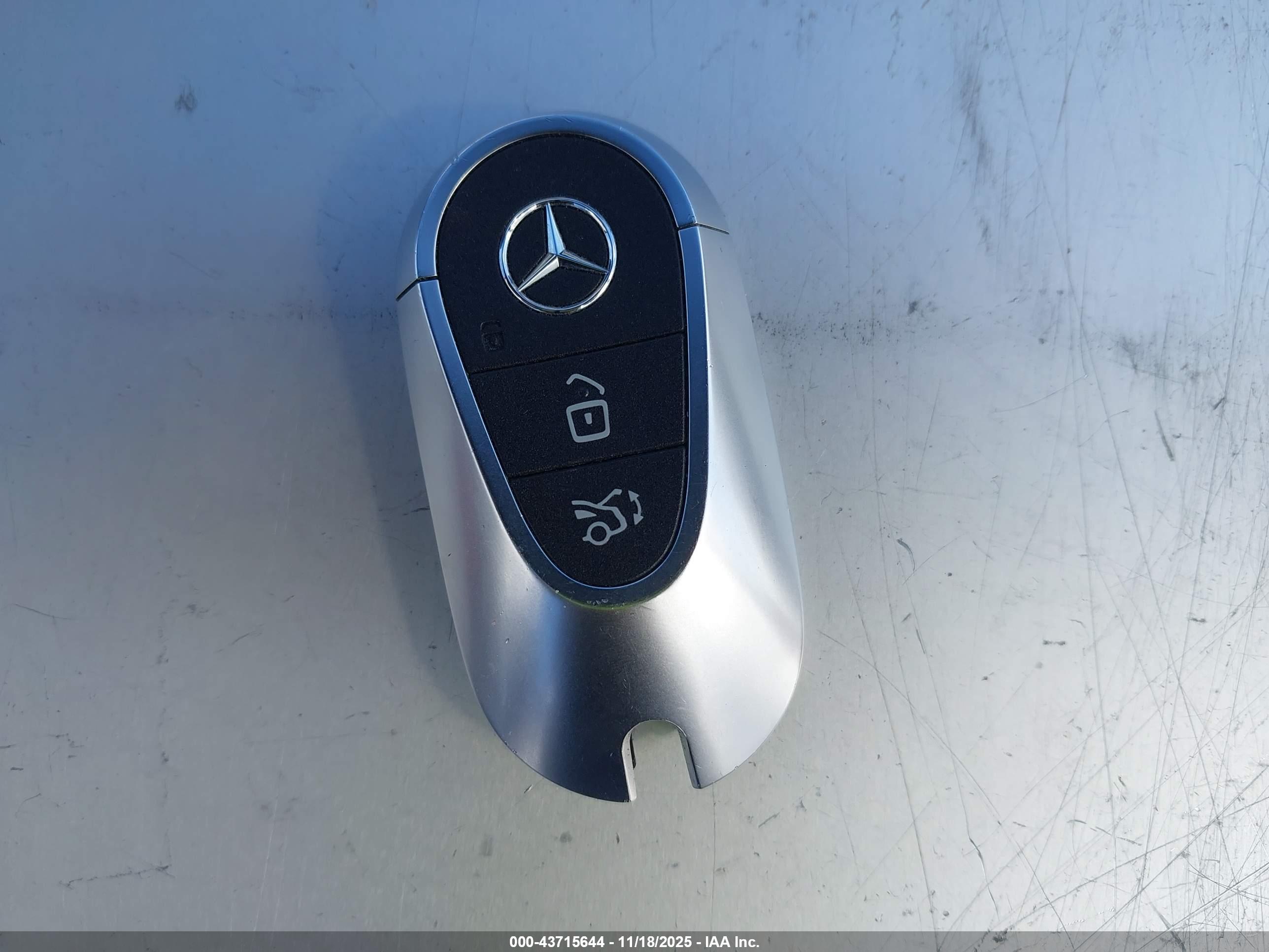 MERCEDES-BENZ EQE image 11