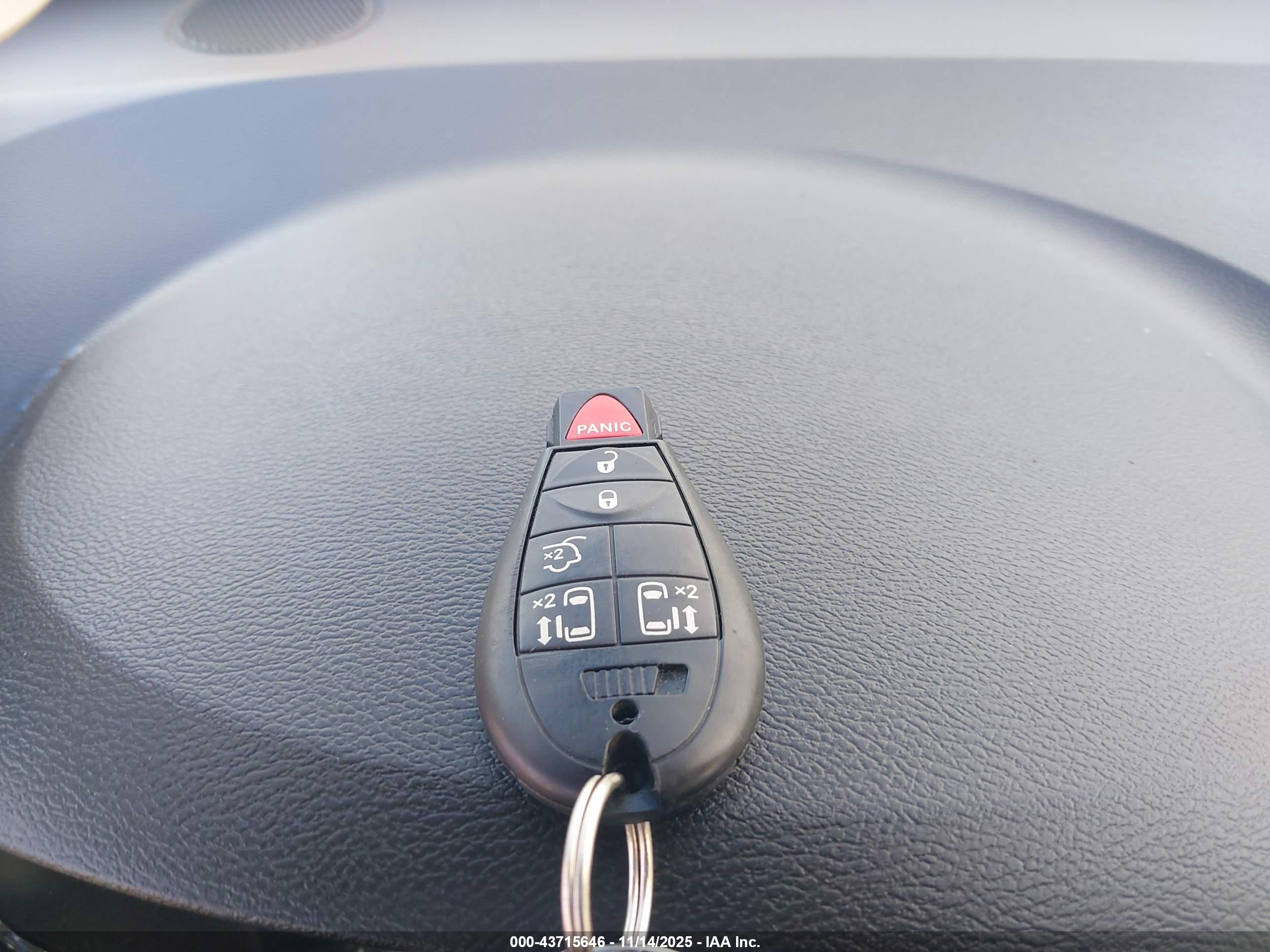 CHRYSLER TOWN image 11