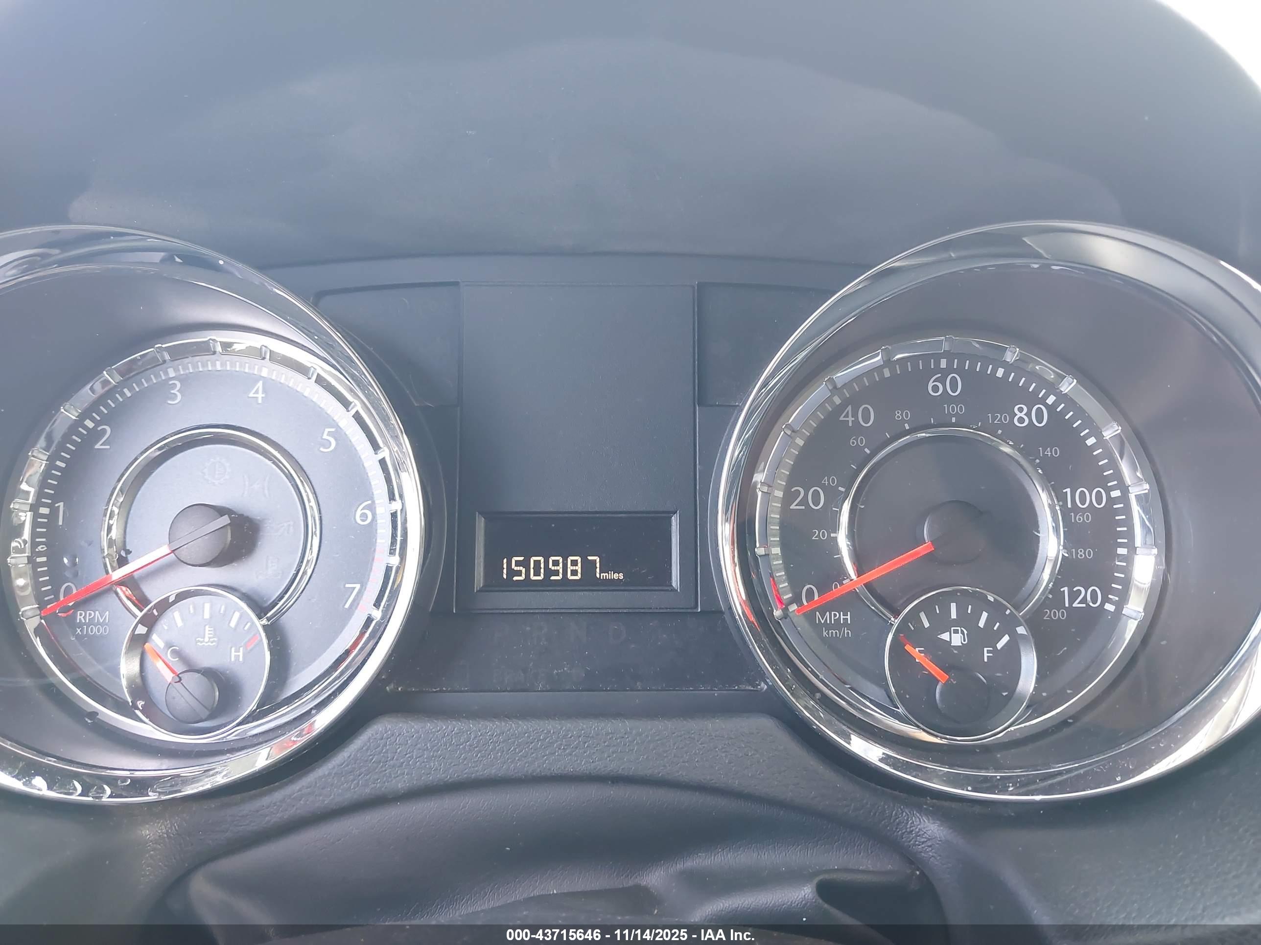CHRYSLER TOWN image 7