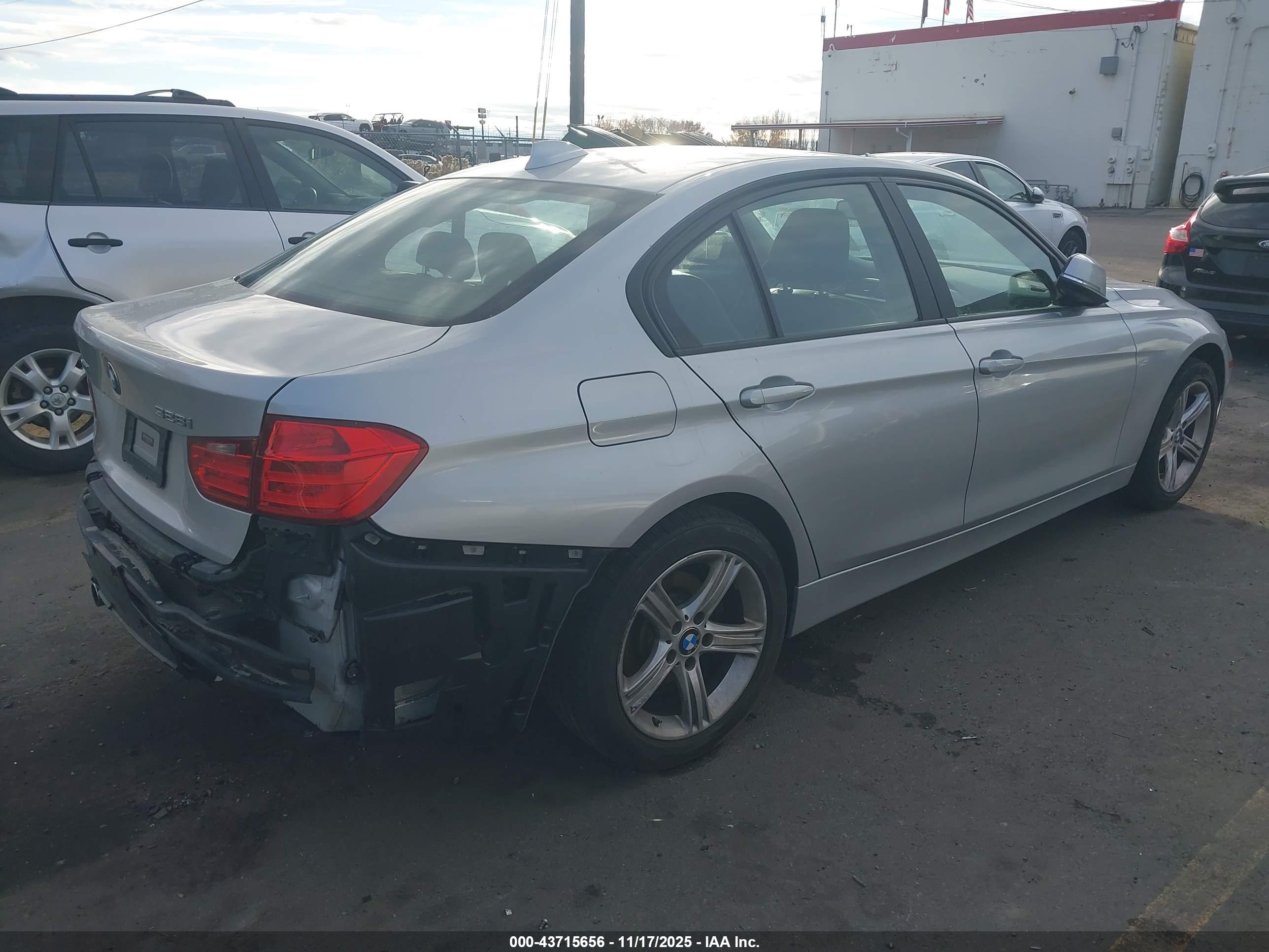BMW 328I image 4