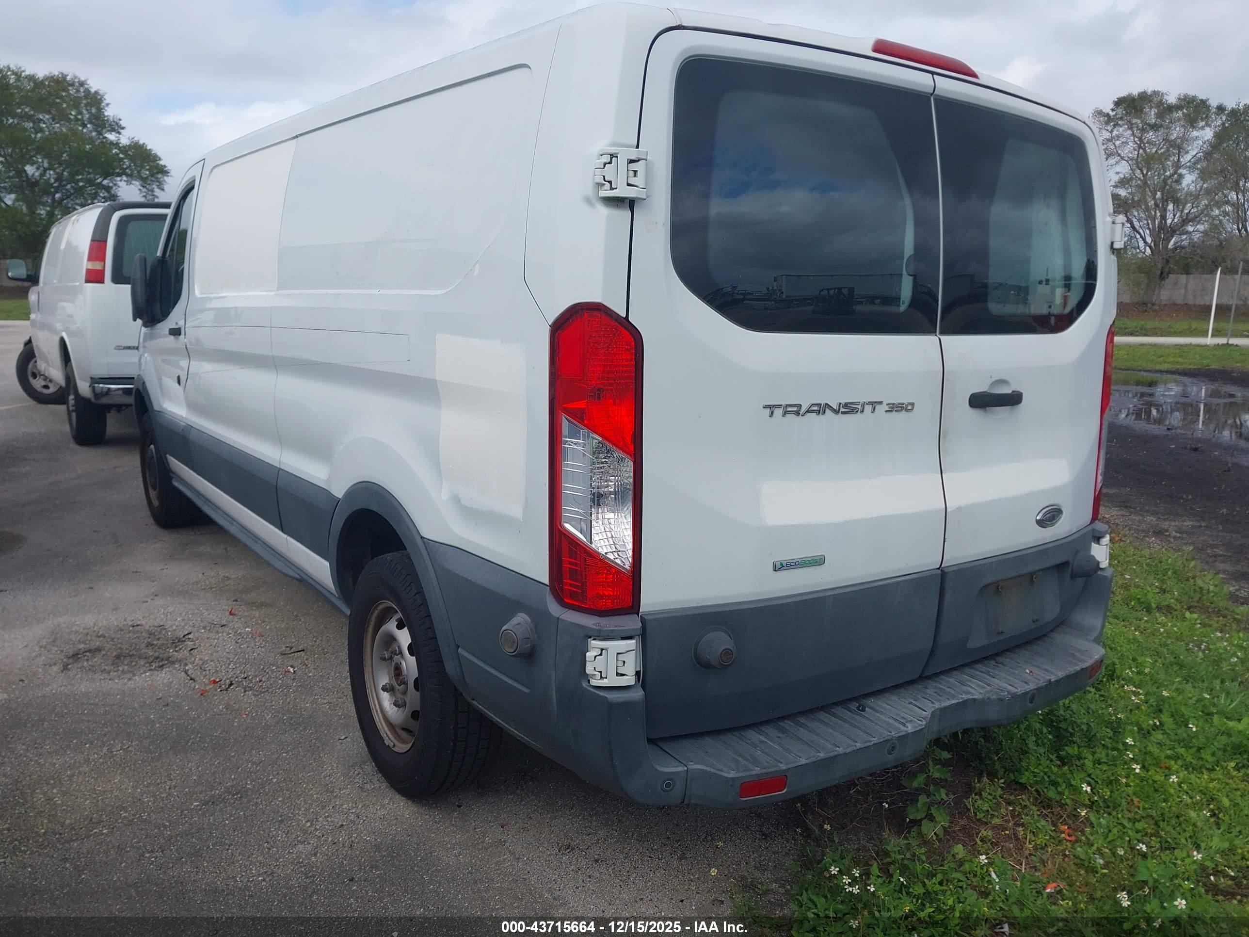 FORD TRANSIT-350 image 3