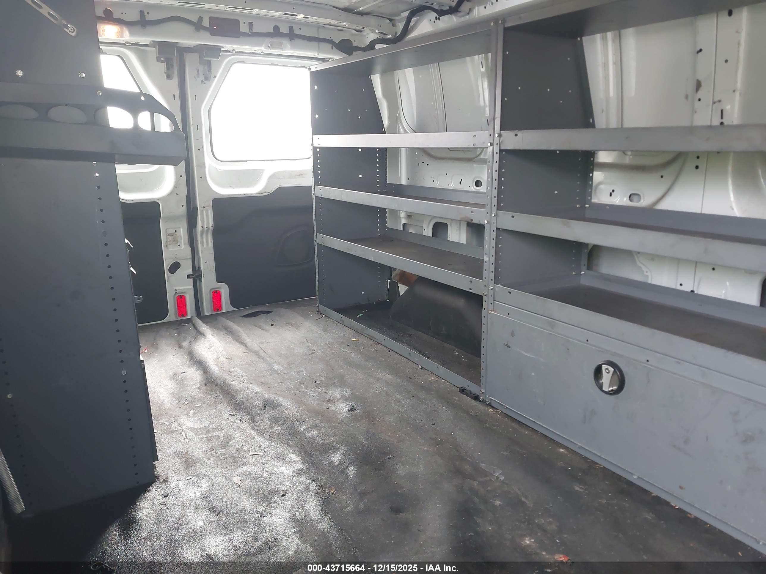 FORD TRANSIT-350 image 8