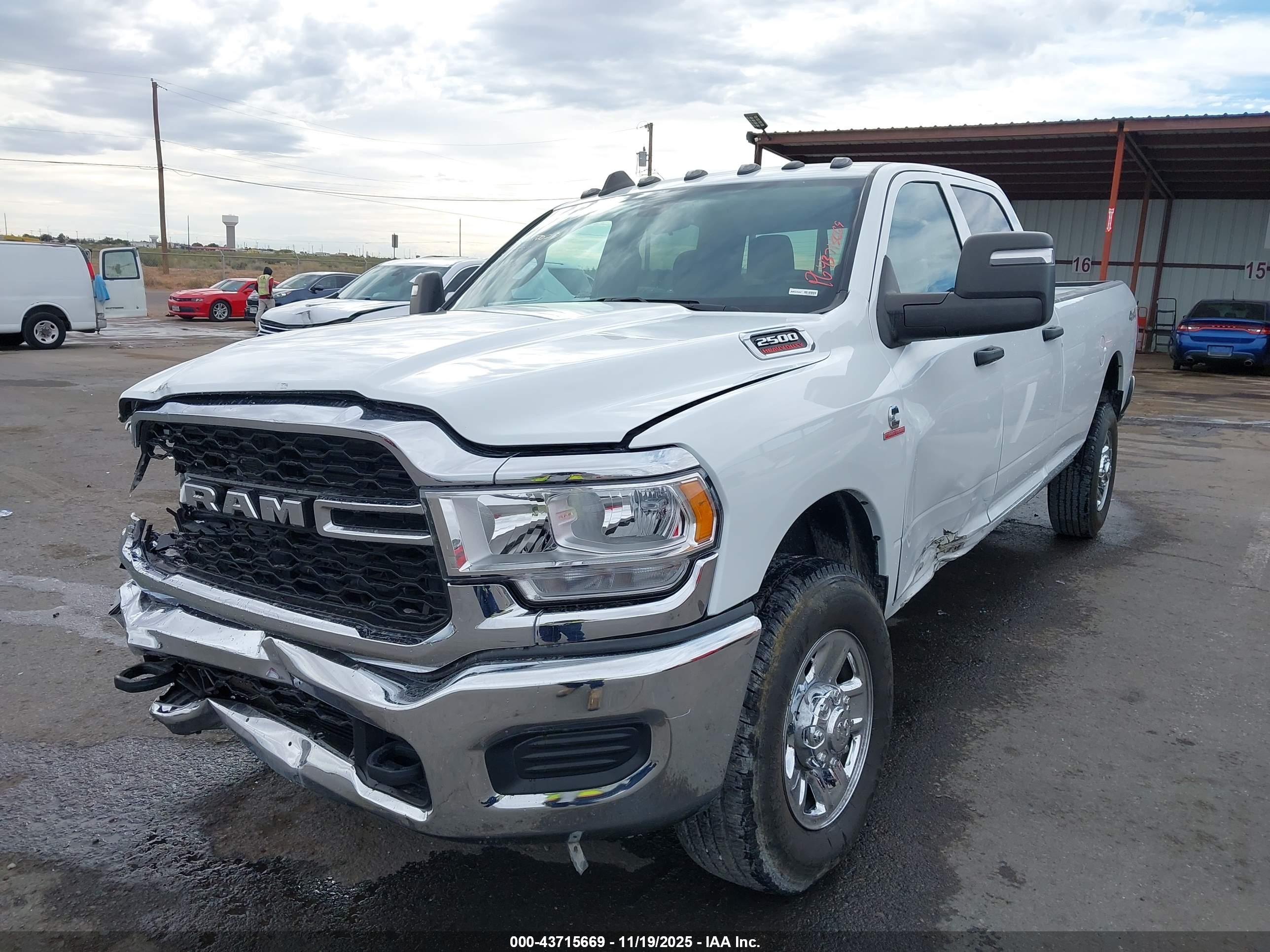 RAM 2500 image 2