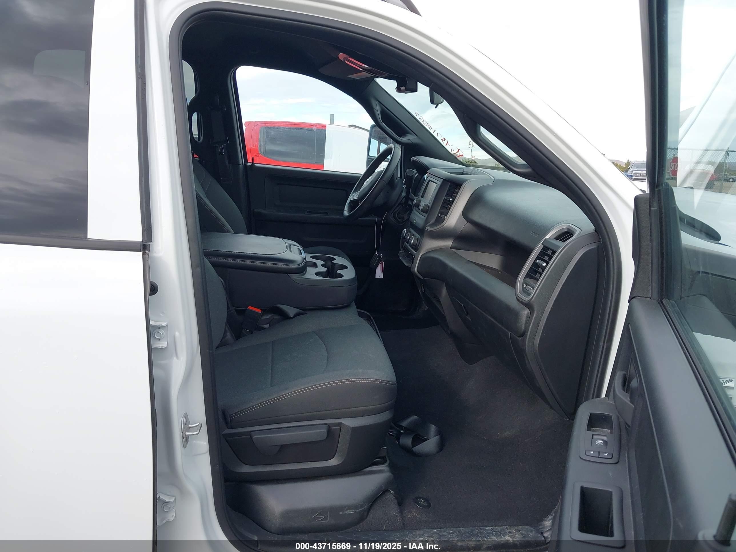 RAM 2500 image 5