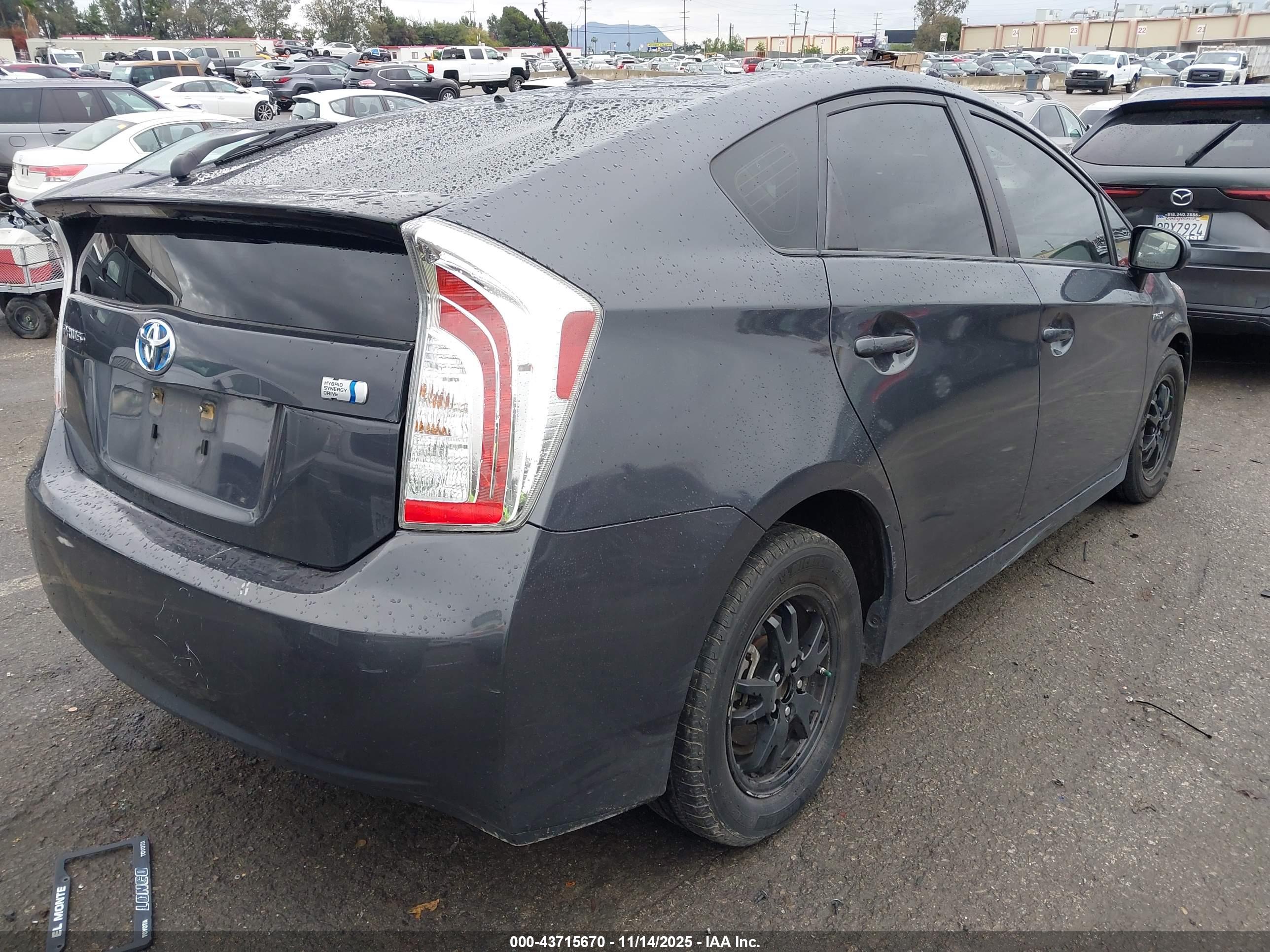 TOYOTA PRIUS image 4