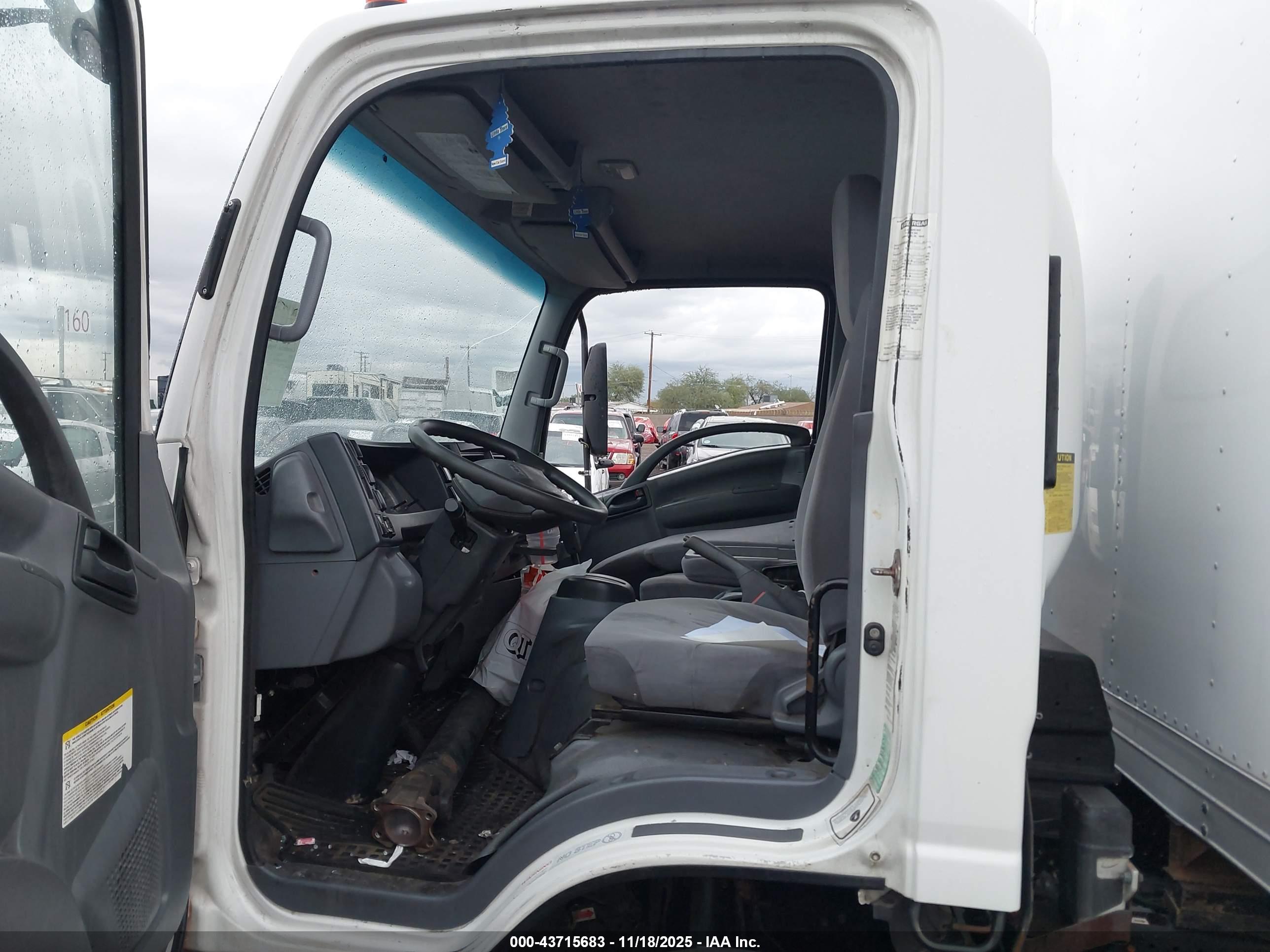 ISUZU NRR image 7