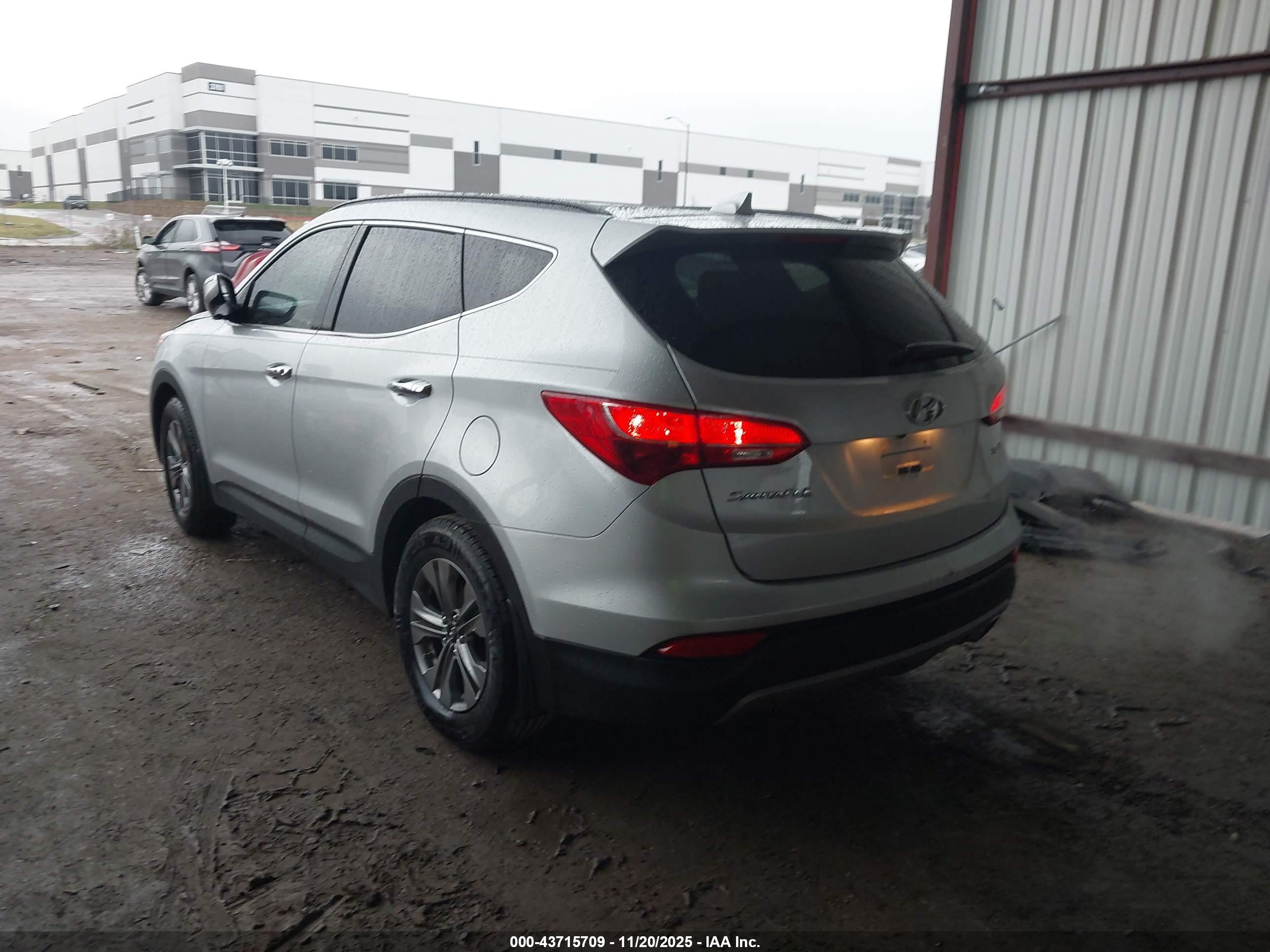 HYUNDAI SANTA image 3
