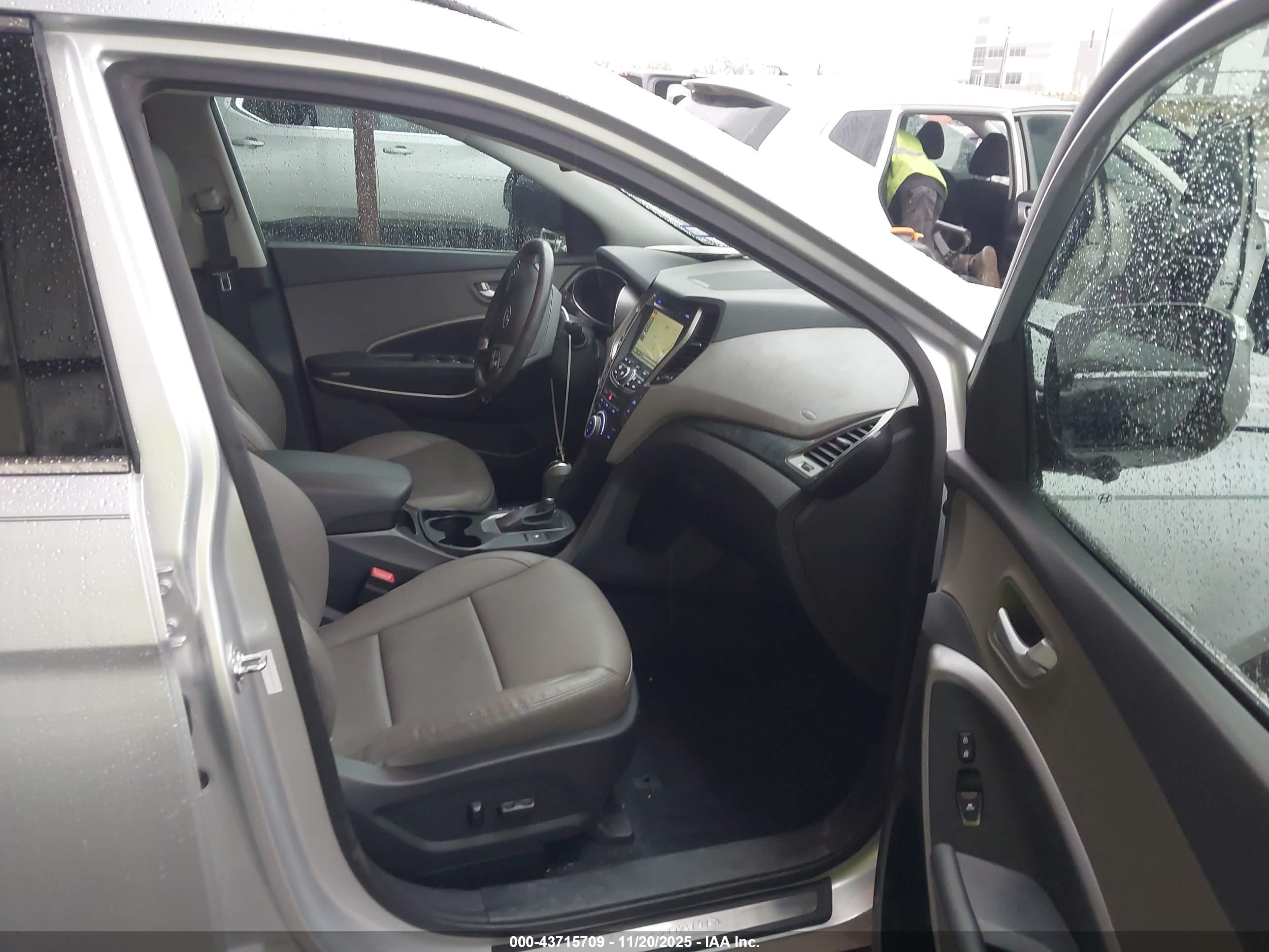 HYUNDAI SANTA image 5