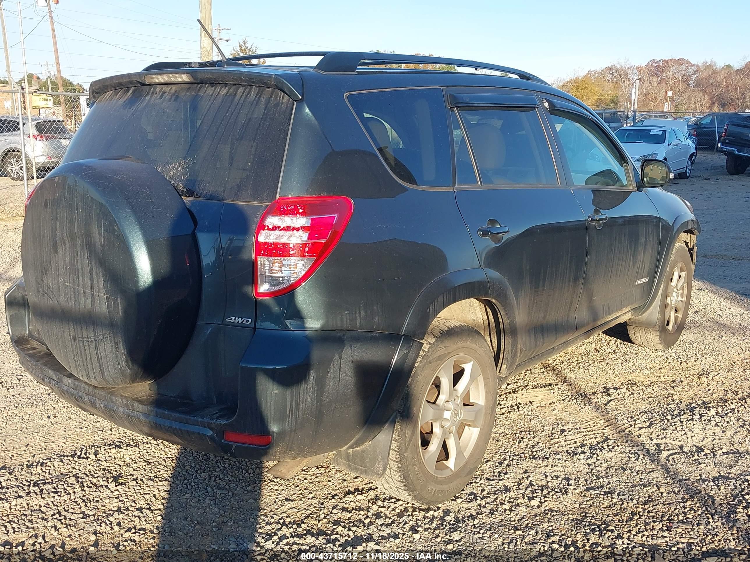 TOYOTA RAV4 image 4