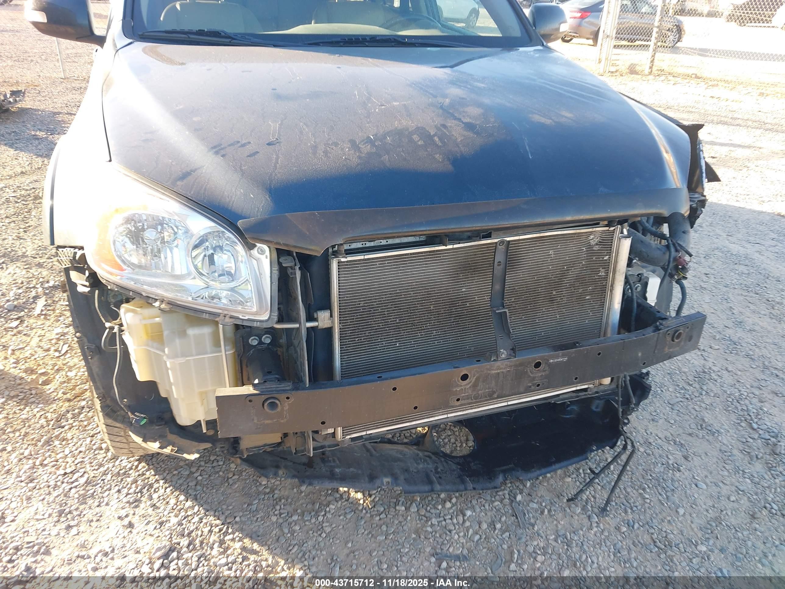 TOYOTA RAV4 image 6