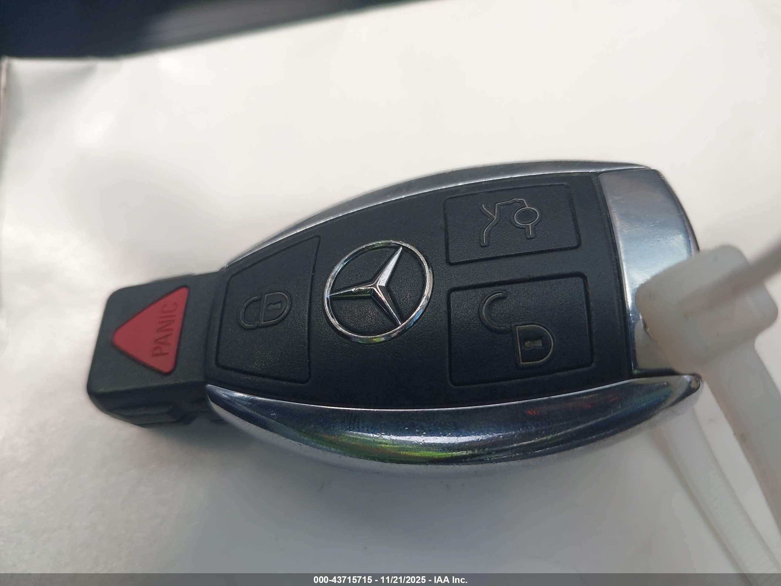 MERCEDES-BENZ E image 11