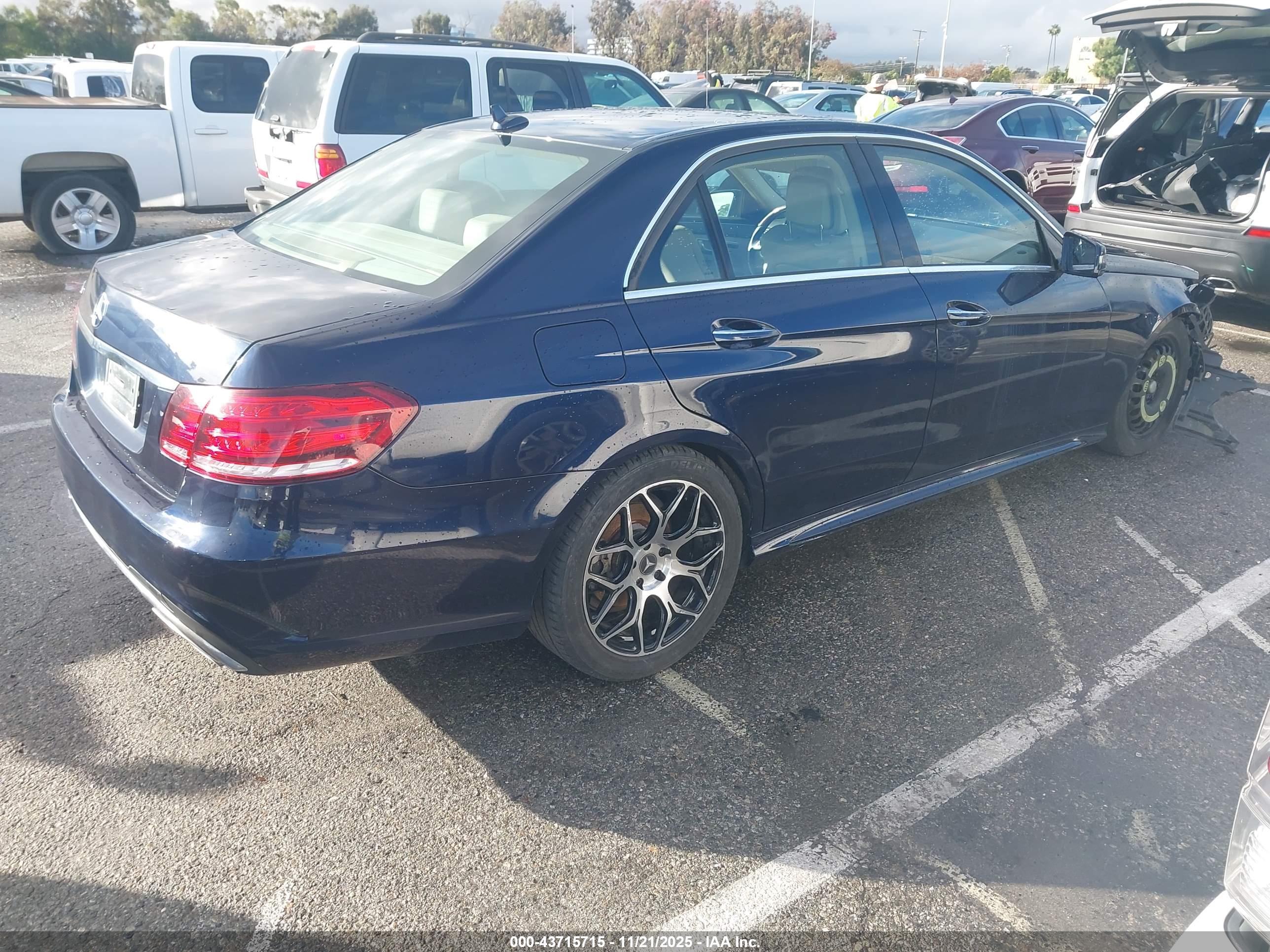 MERCEDES-BENZ E image 4