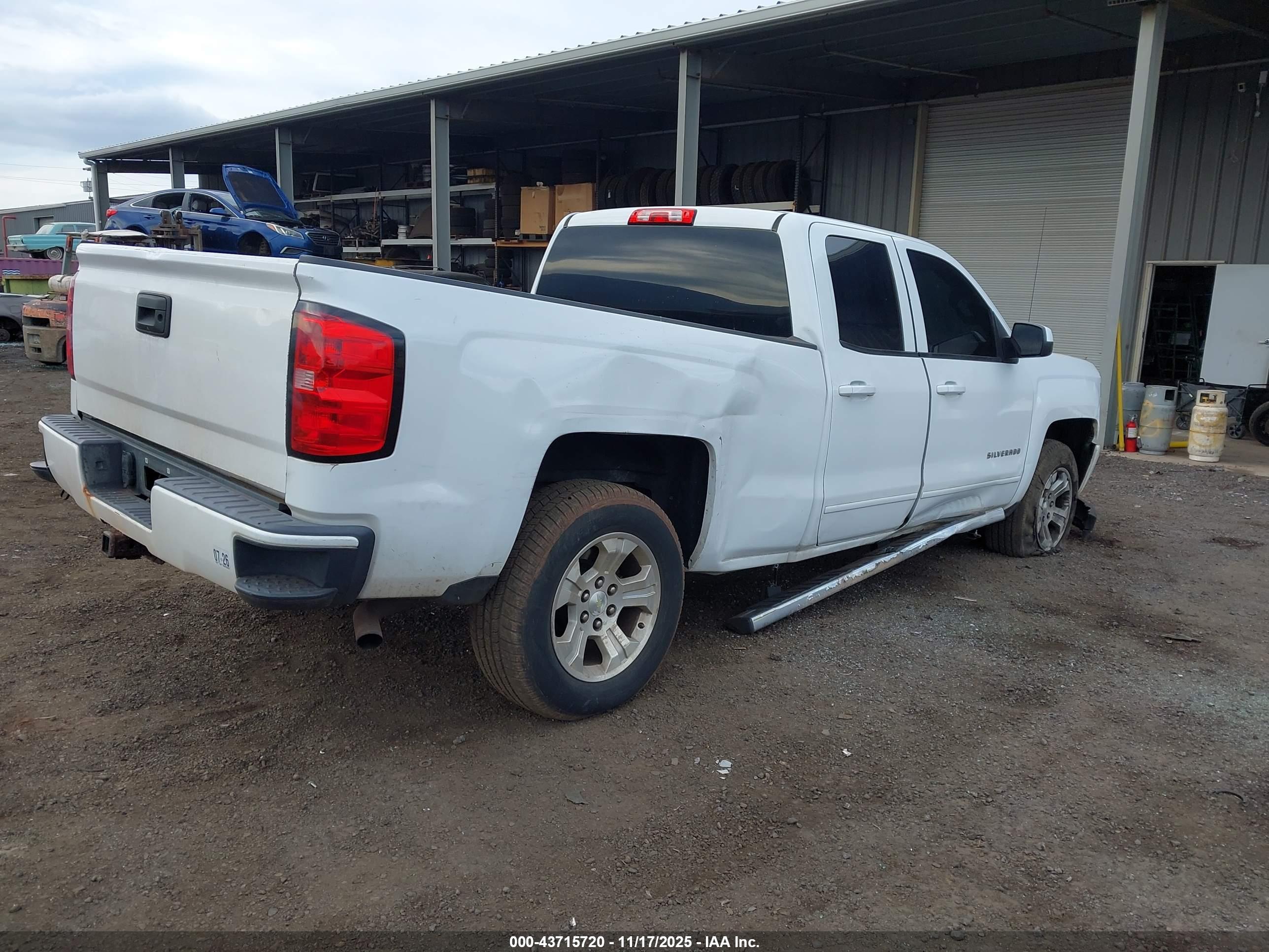 CHEVROLET SILVERADO image 4