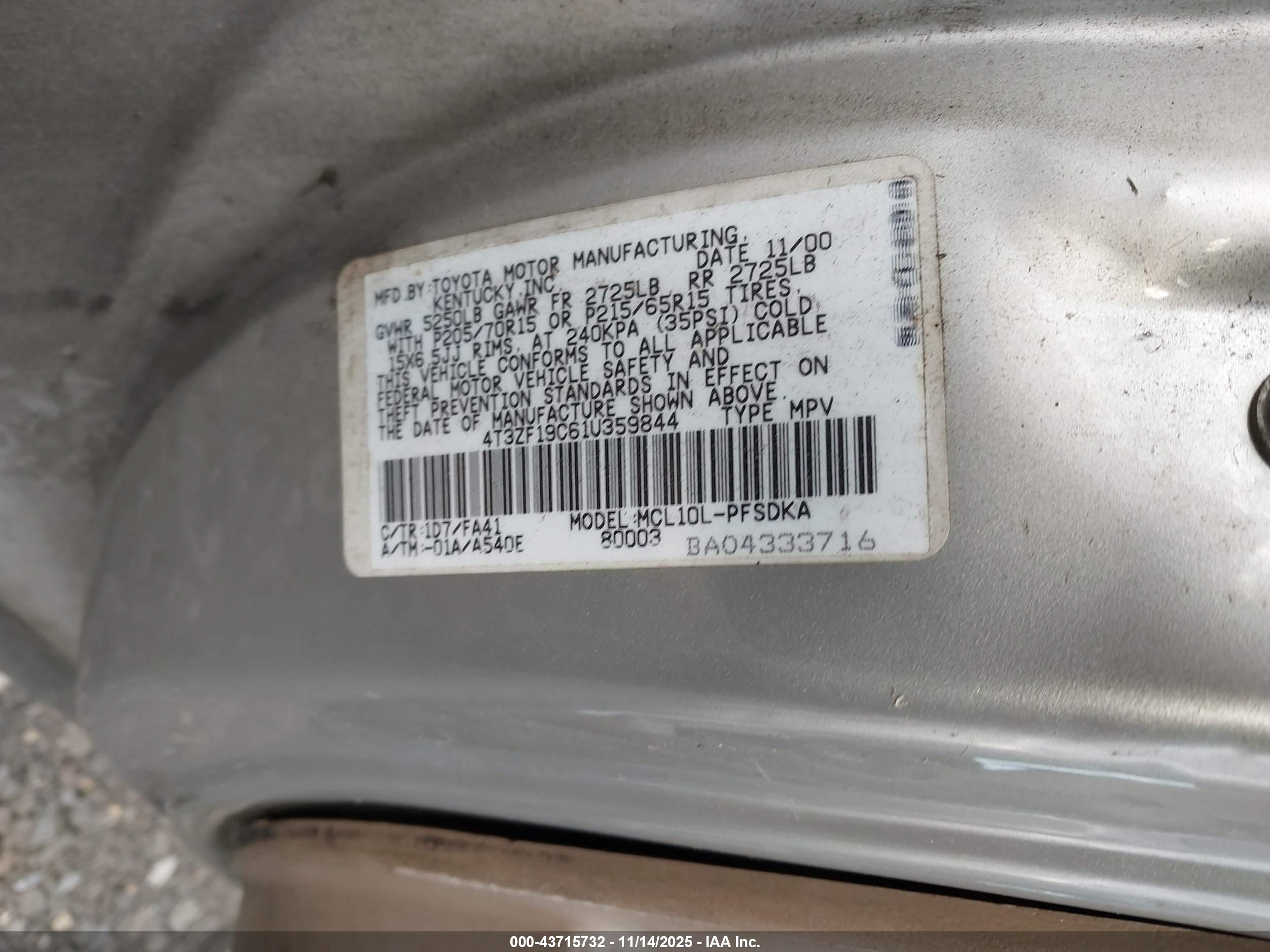 TOYOTA SIENNA image 9