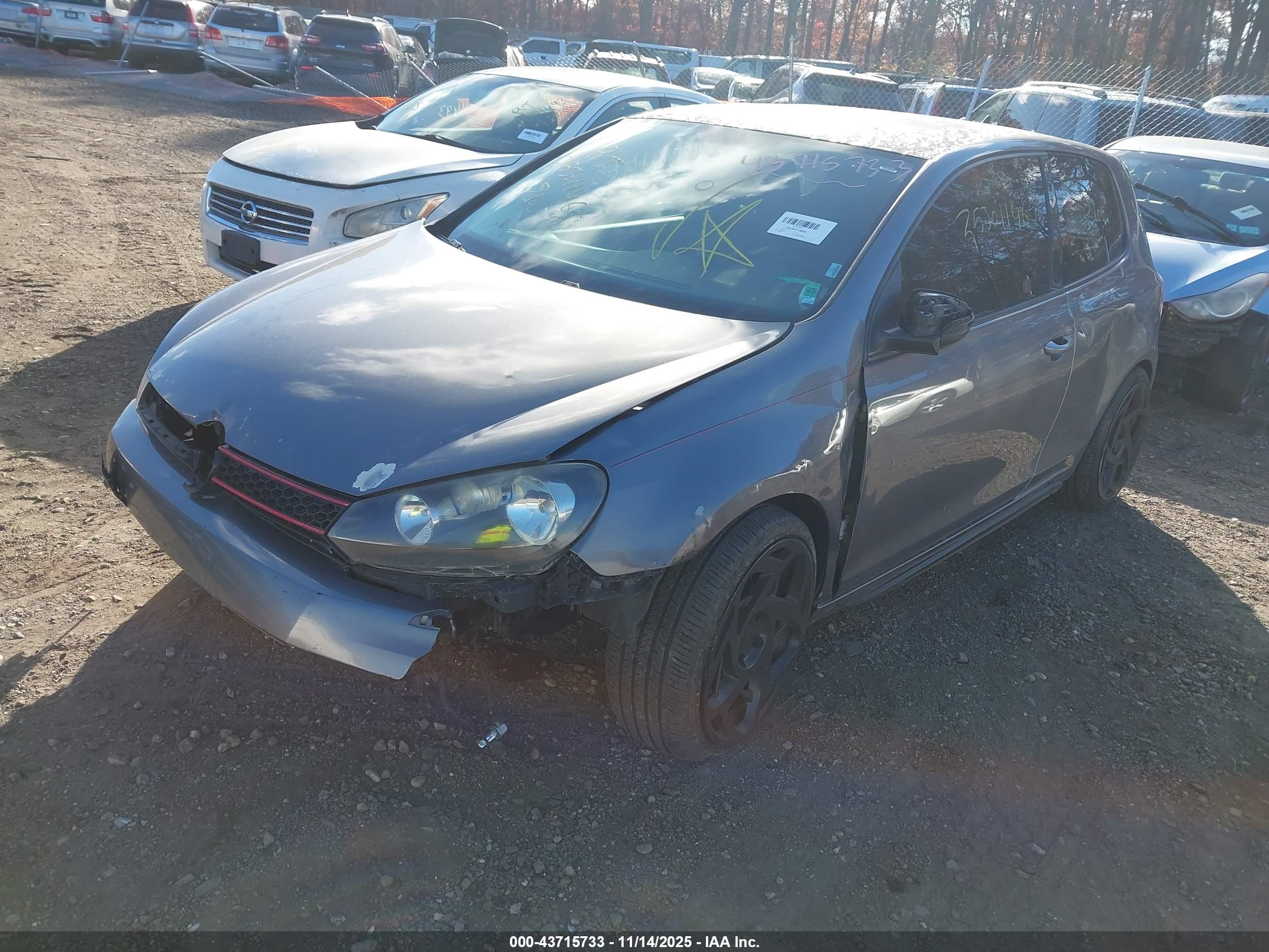 VOLKSWAGEN GTI image 2