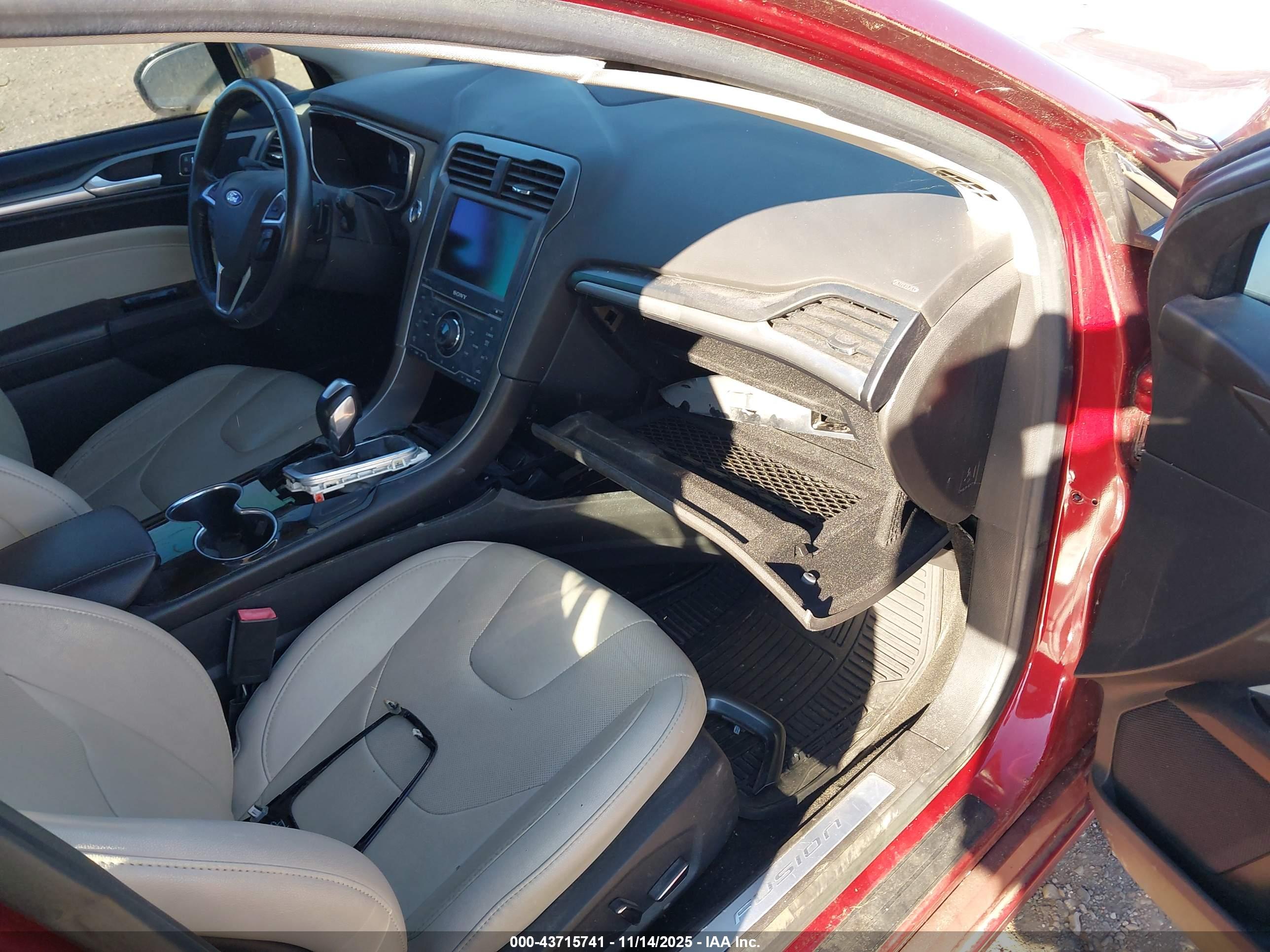 FORD FUSION image 5