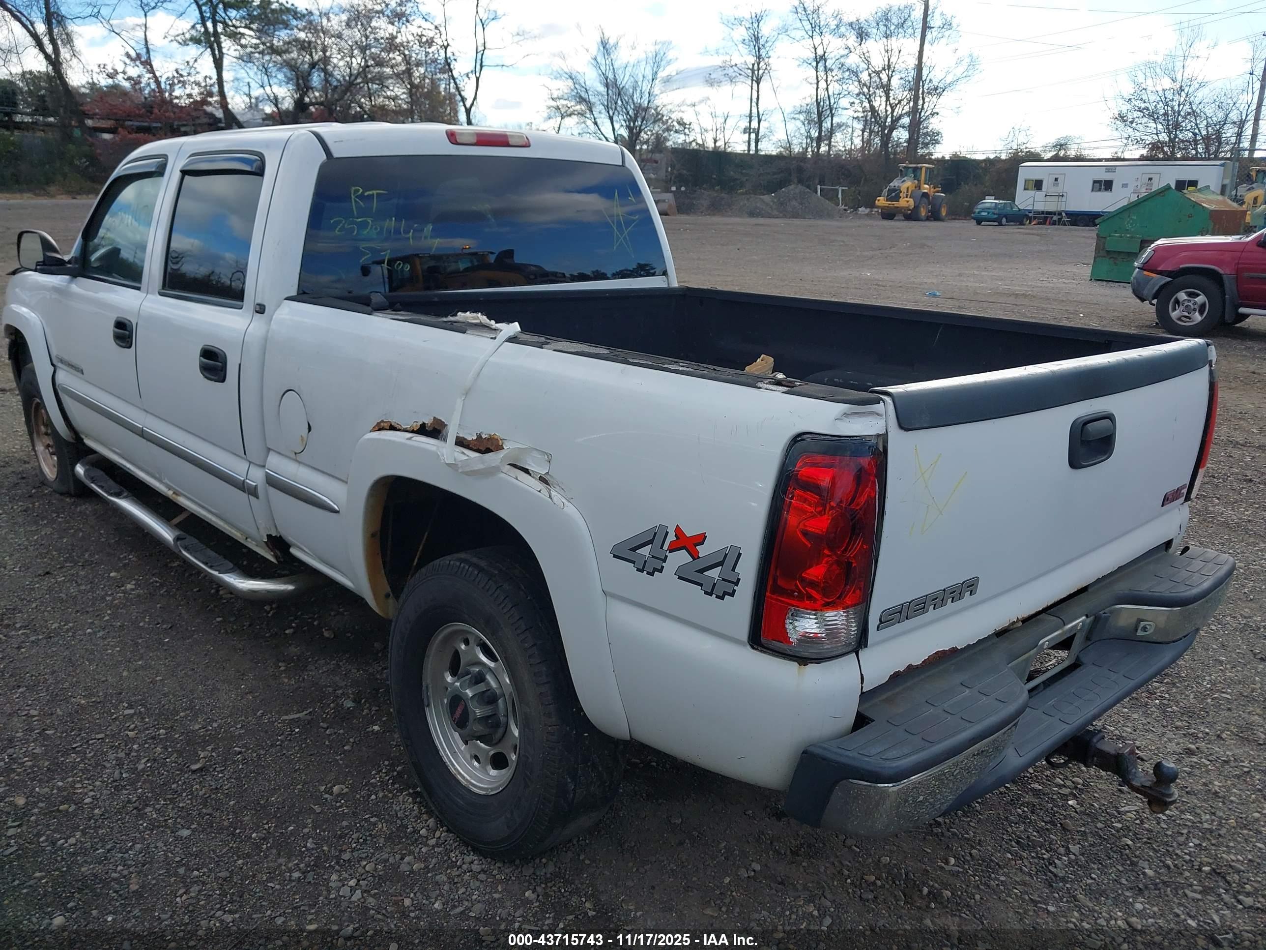 GMC SIERRA image 3