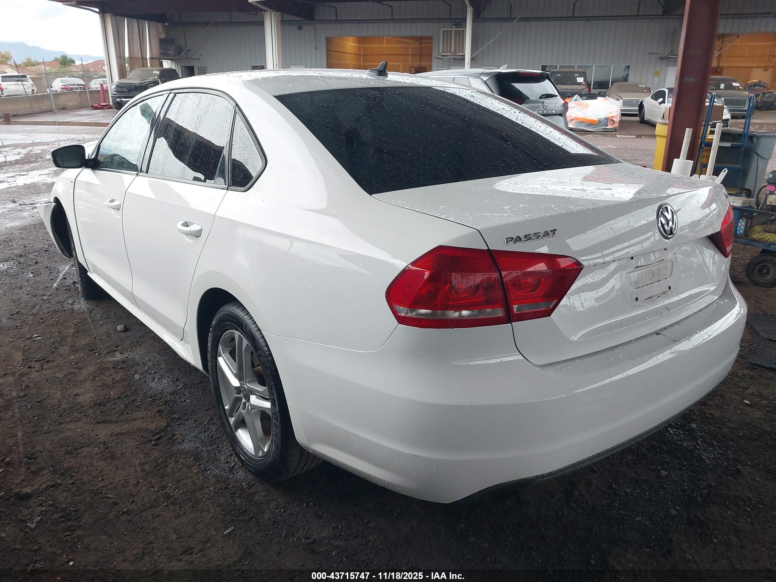 VOLKSWAGEN PASSAT image 3