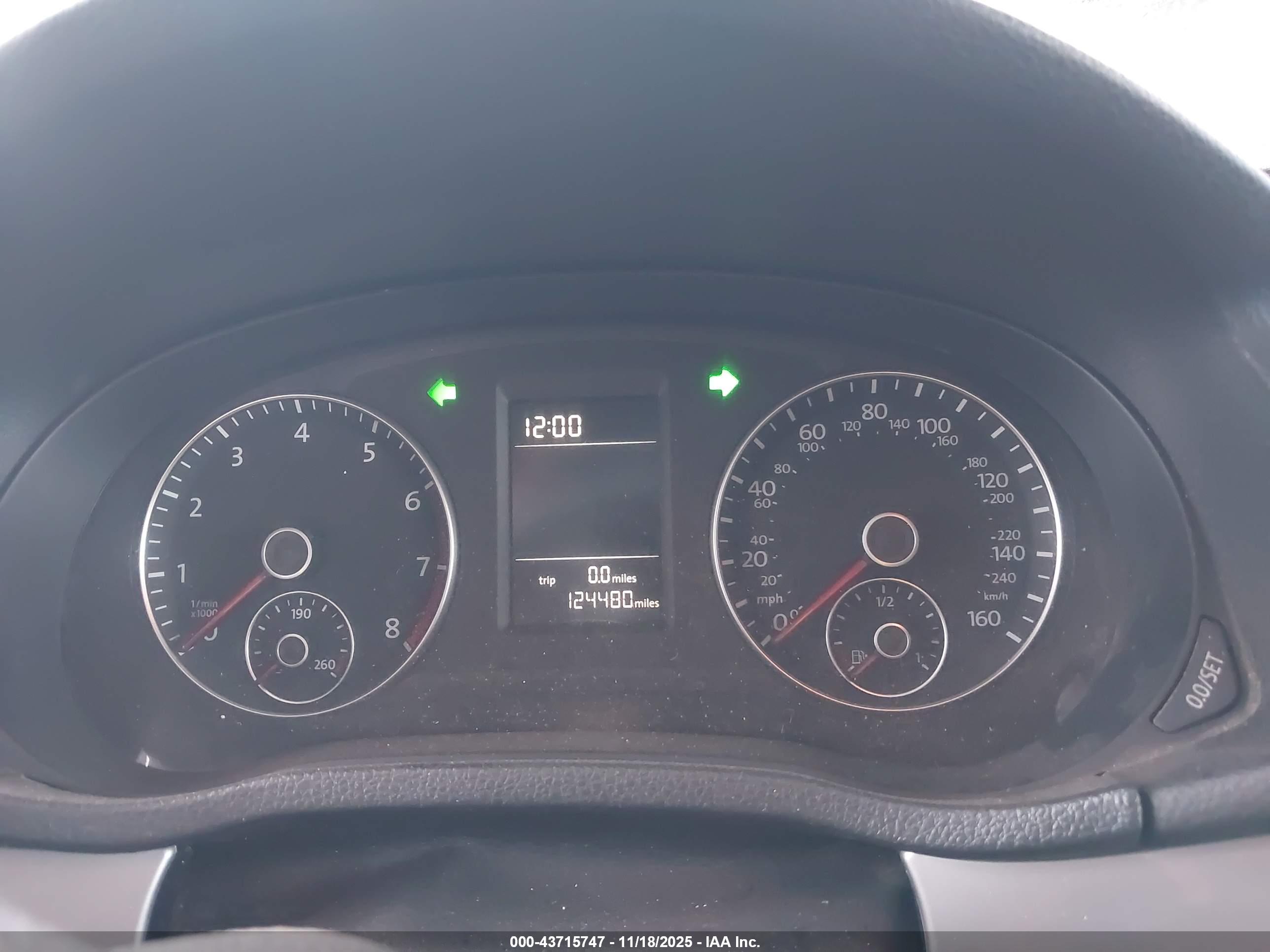 VOLKSWAGEN PASSAT image 7
