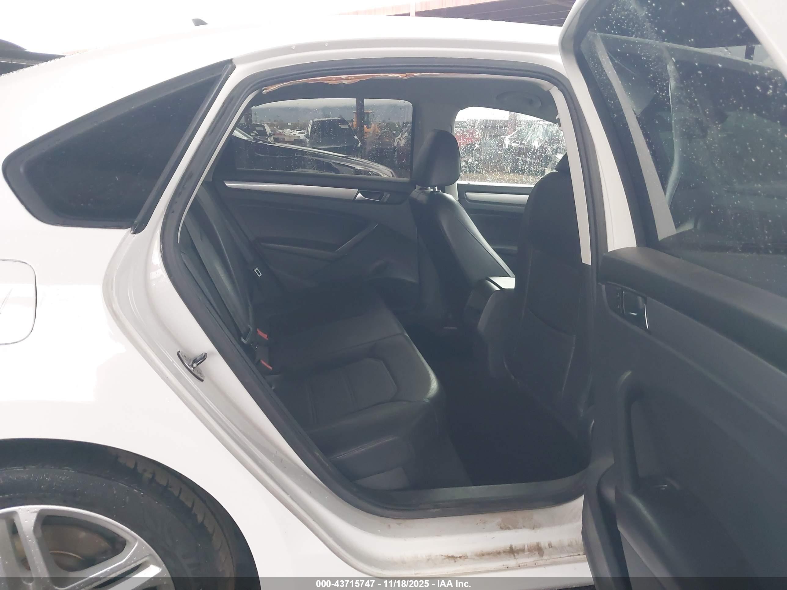 VOLKSWAGEN PASSAT image 8