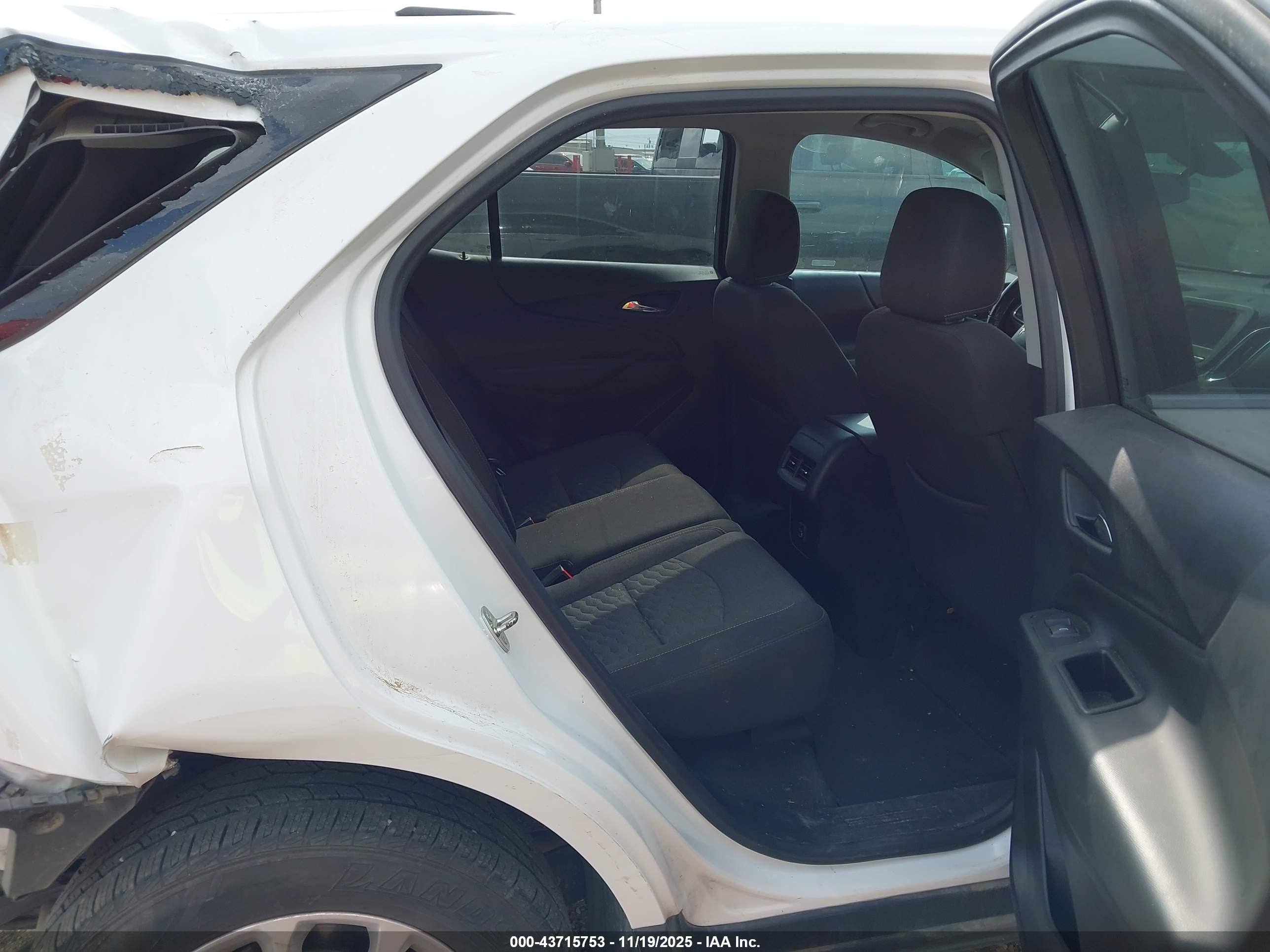 CHEVROLET EQUINOX image 8