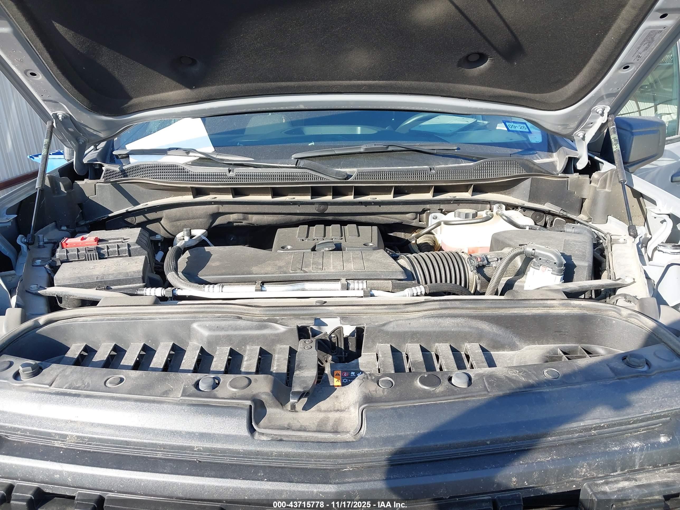 CHEVROLET SILVERADO image 10