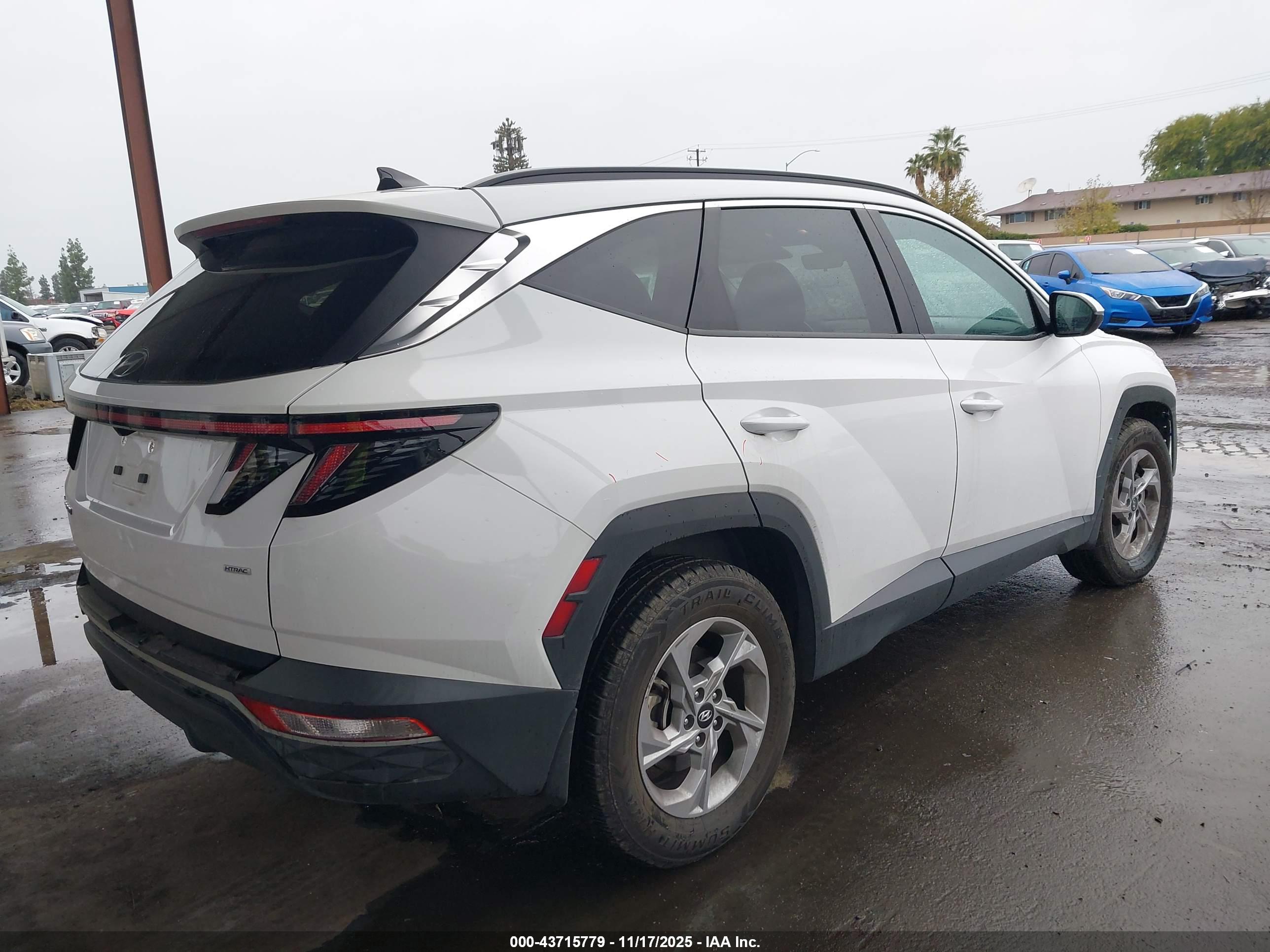 HYUNDAI TUCSON image 4